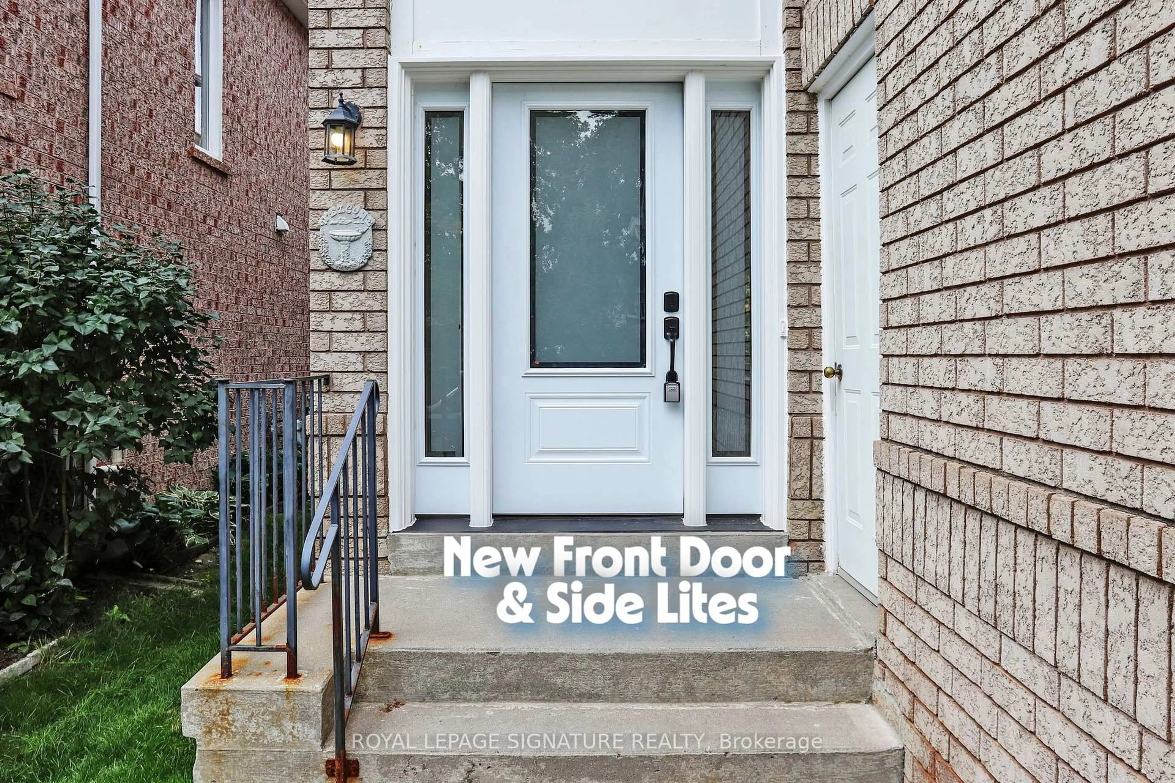 Indoor entryway for 263 Pinnacle Tr, Aurora Ontario L4G 7G4