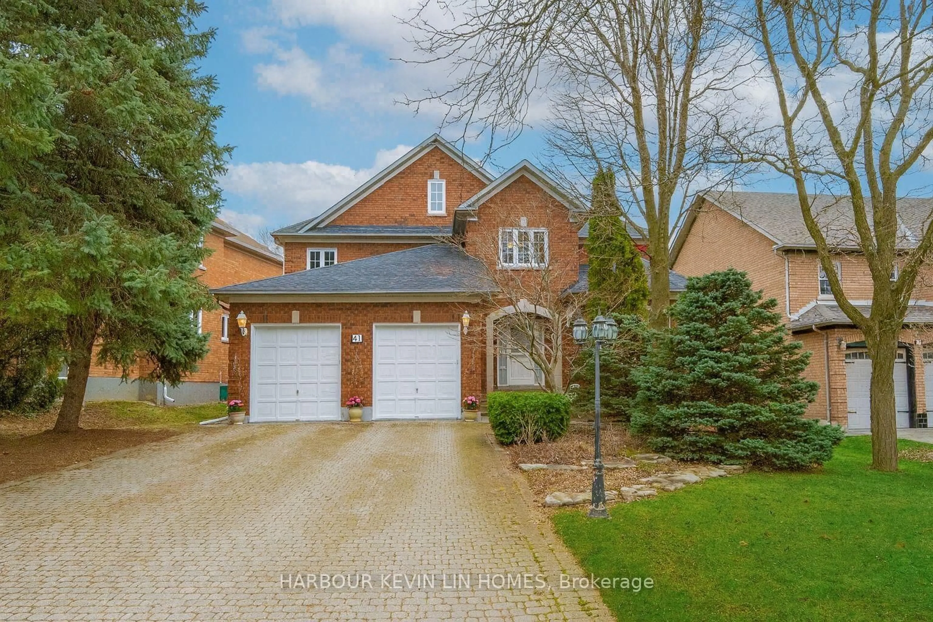 Home with brick exterior material, street for 41 Montclair Rd, Richmond Hill Ontario L4B 2S6