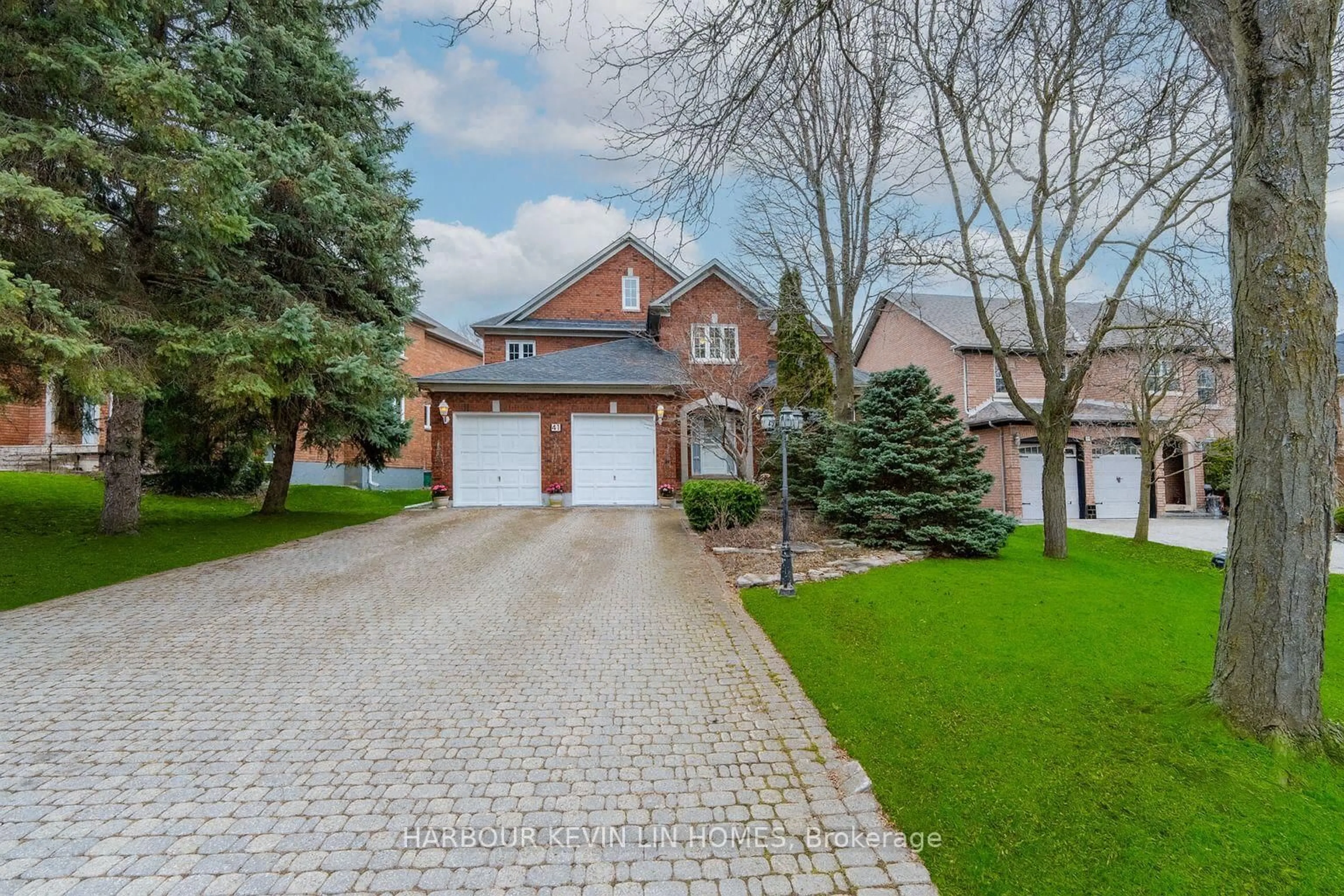 Home with brick exterior material, street for 41 Montclair Rd, Richmond Hill Ontario L4B 2S6