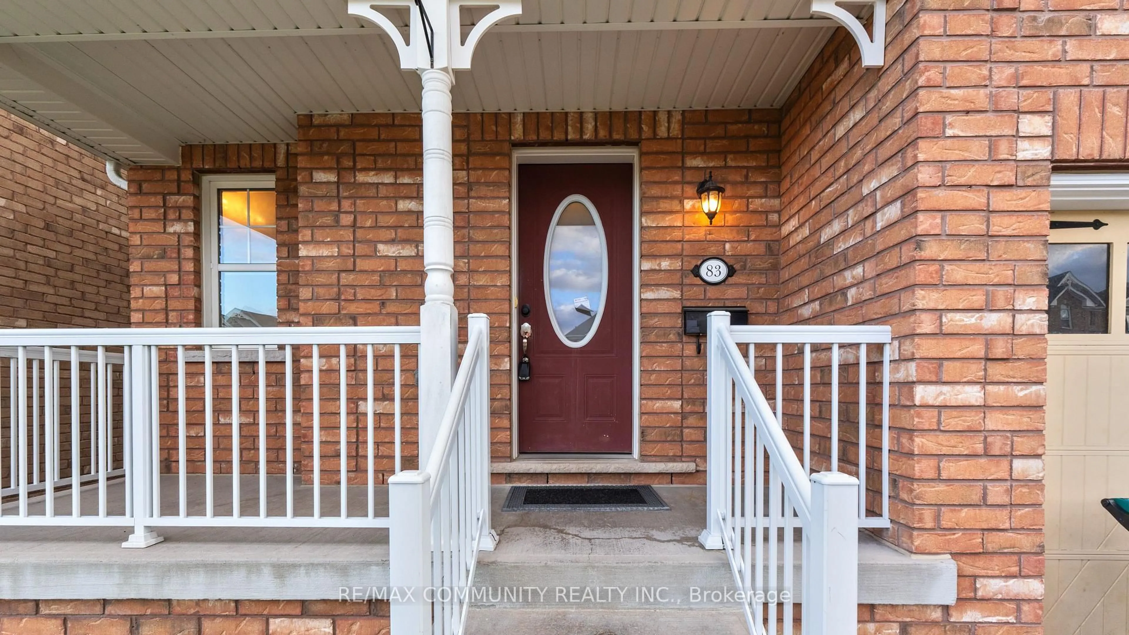 Indoor entryway for 83 Swenson St, New Tecumseth Ontario L9R 1V2