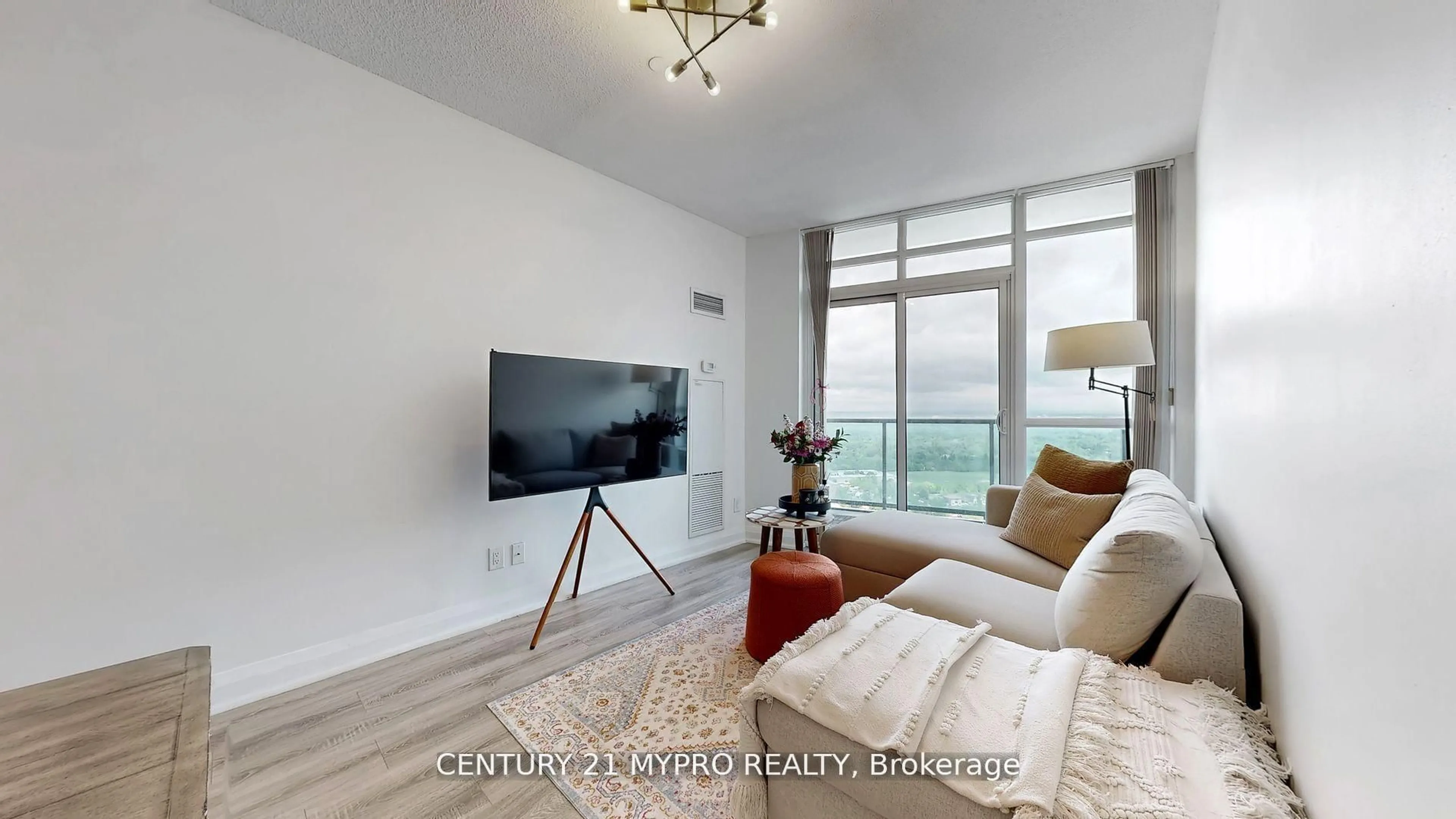 Living room with furniture, unknown for 7171 Yonge St #2807, Markham Ontario L3T 0C5