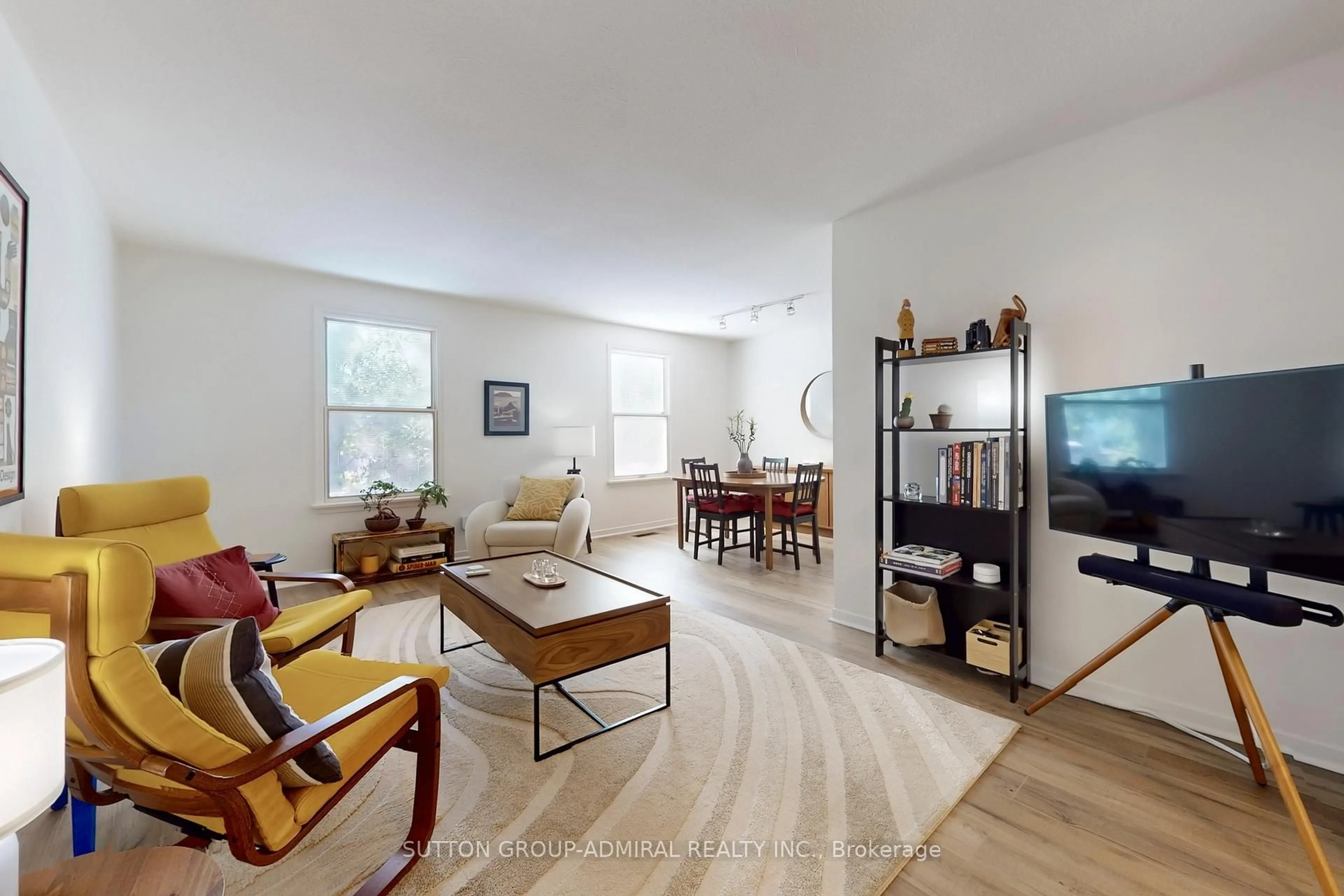 Living room with furniture, unknown for 46 Merrylynn Dr, Richmond Hill Ontario L4C 5A9