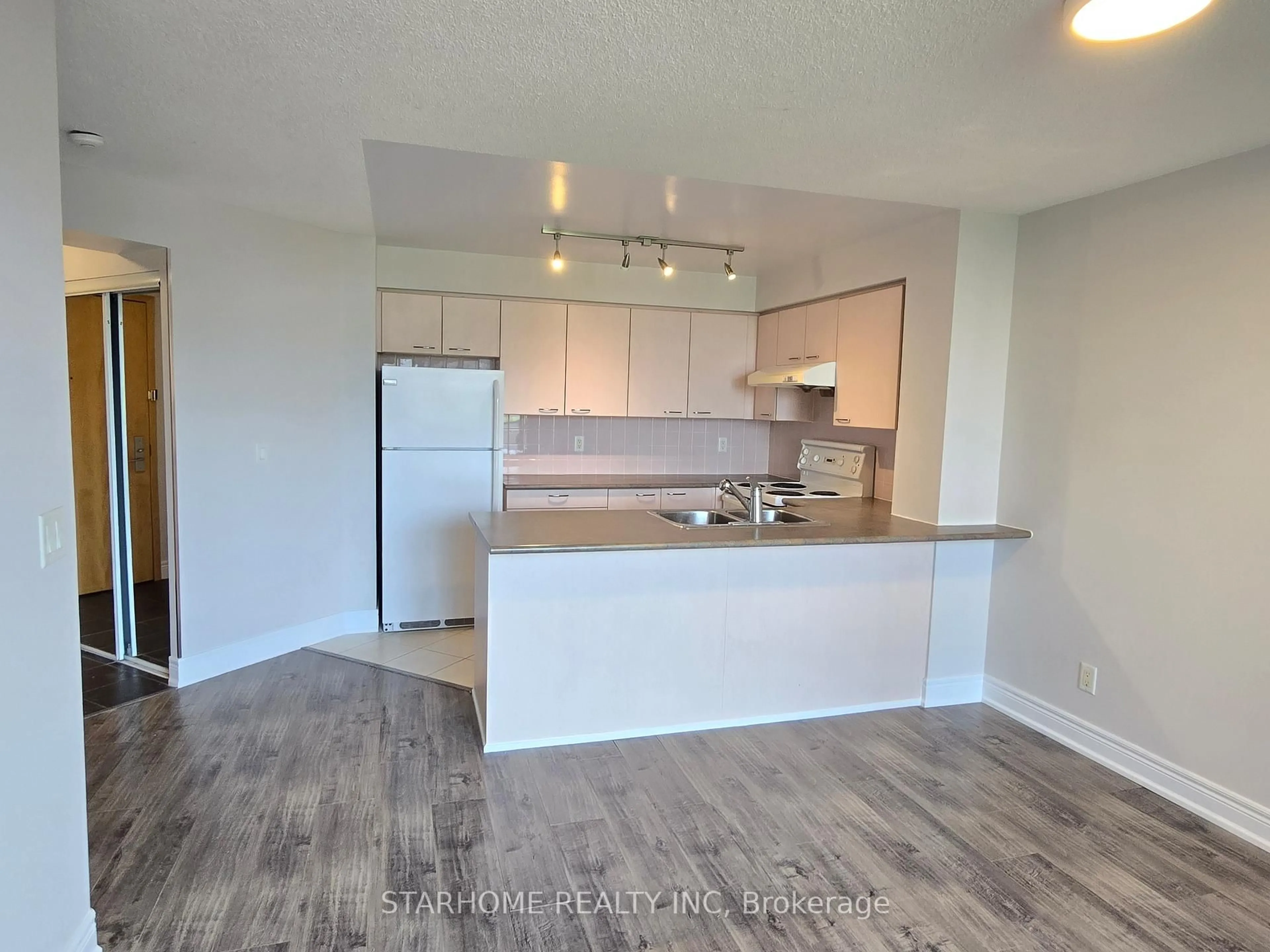 Unknown for 62 Suncrest Blvd #501, Markham Ontario L3T 7Y6