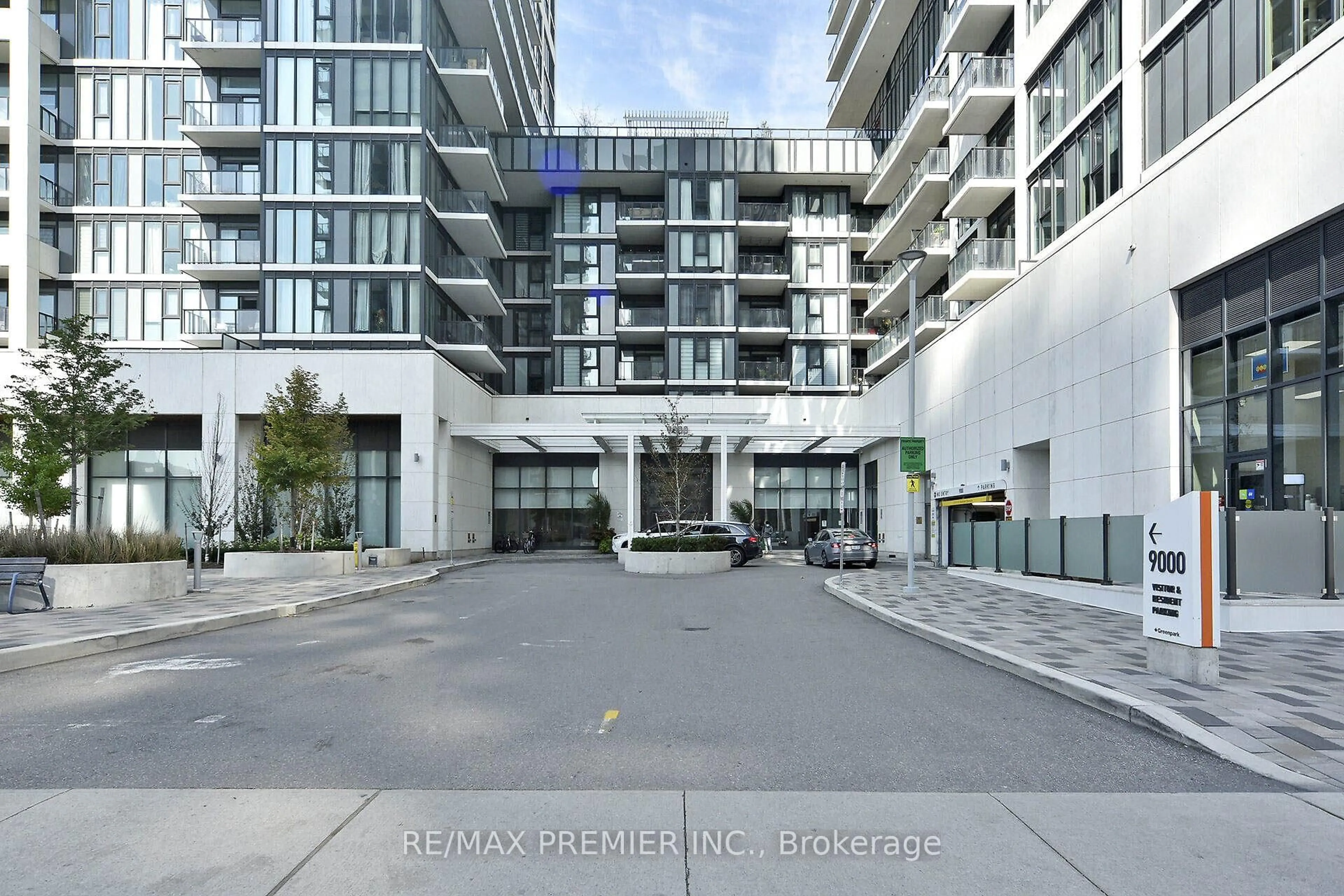 Indoor foyer for 9000 Jane St #215, Vaughan Ontario L4K 0M6
