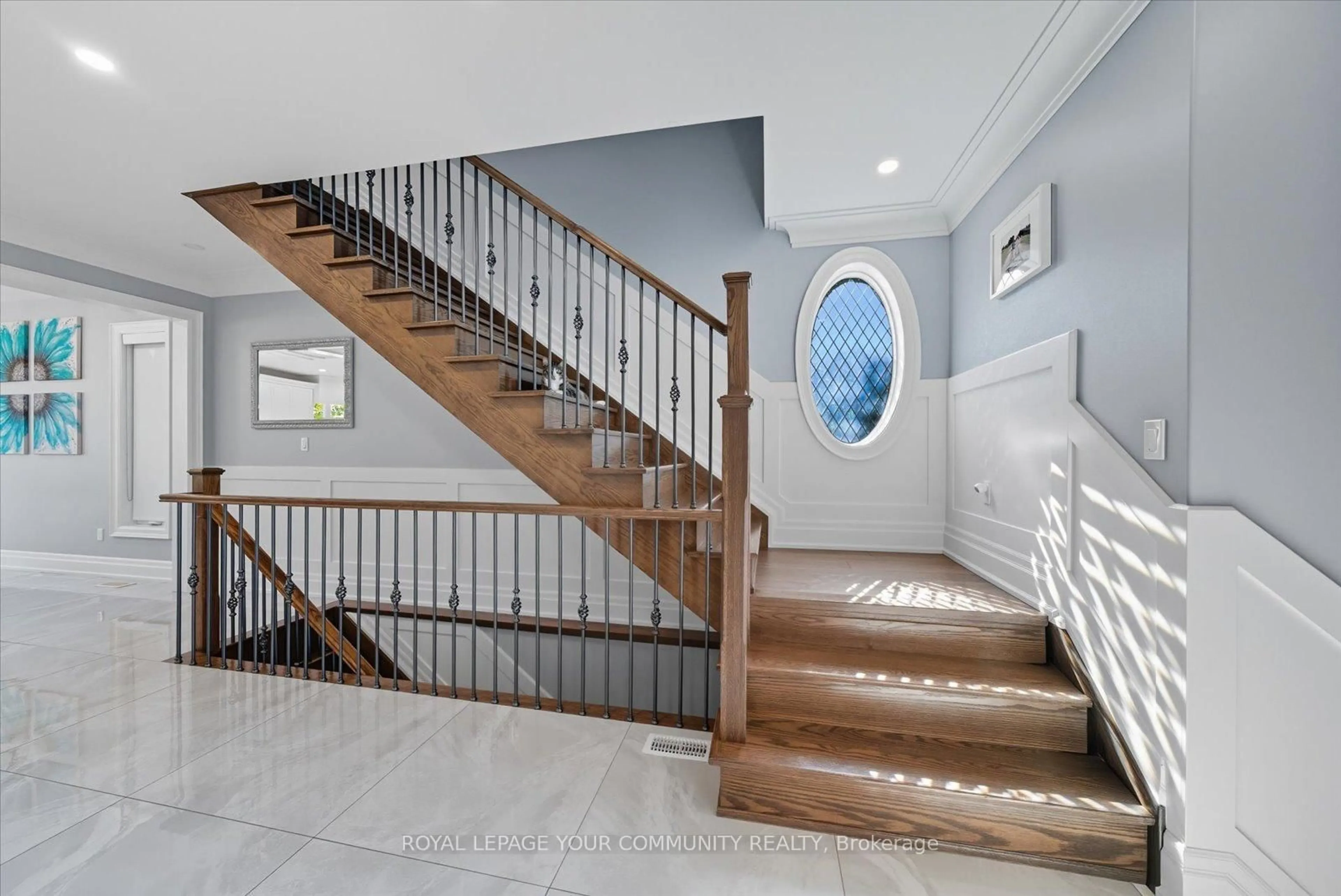 Stairs for 47 Hall St, Richmond Hill Ontario L4C 4N7