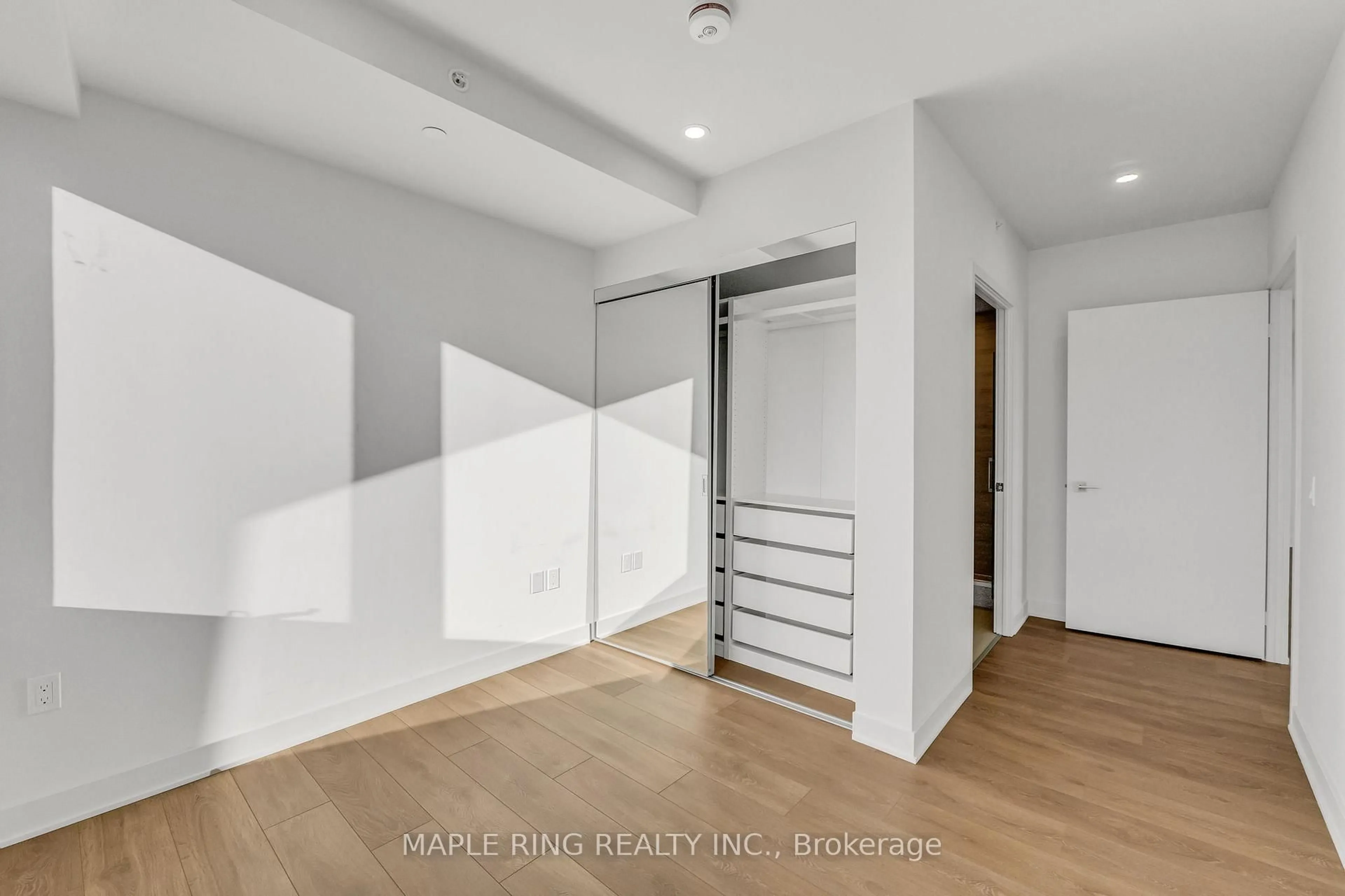 Indoor entryway for 2920 Highway 7 Rd #1711, Vaughan Ontario L4K 0P4