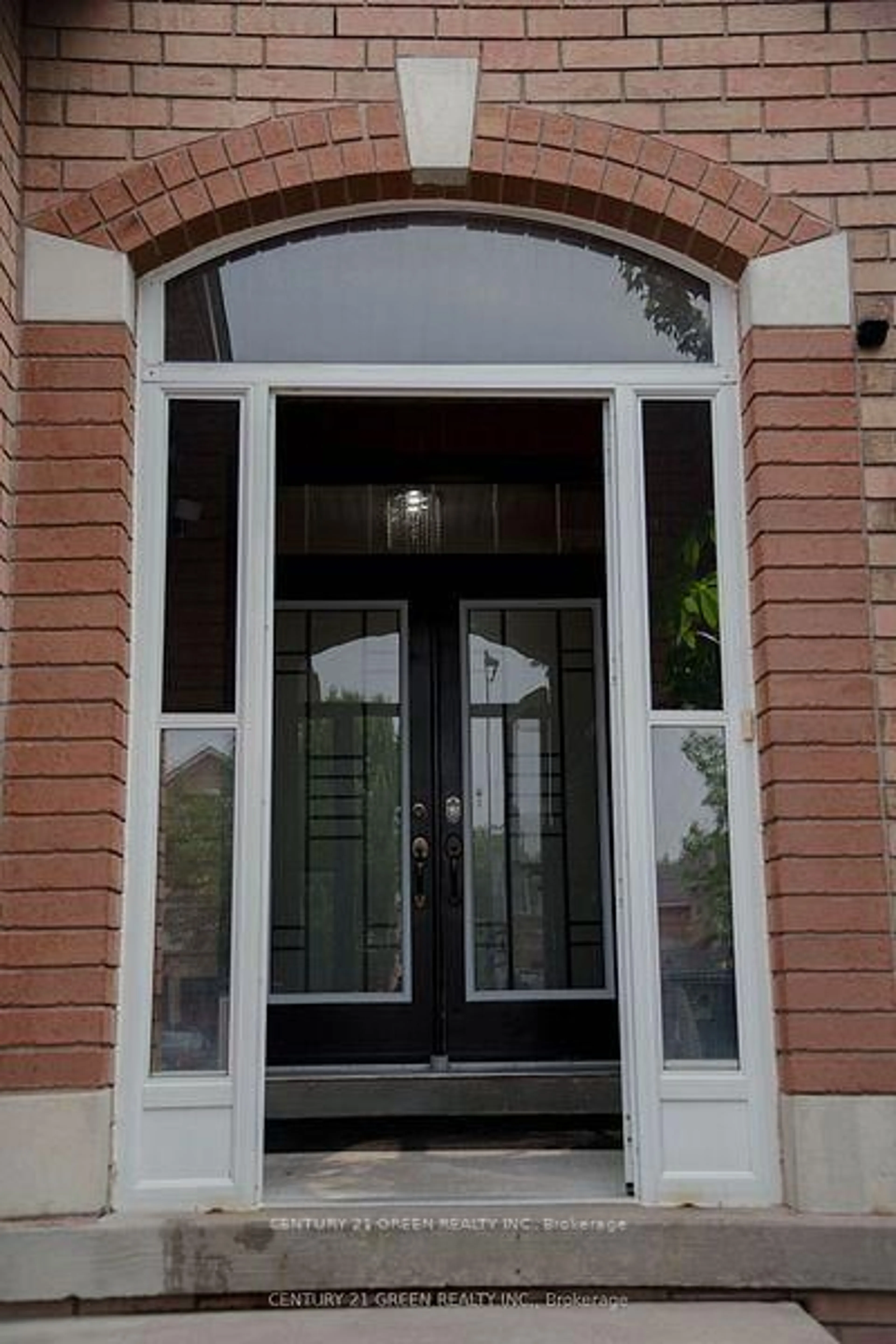 Indoor entryway for 41 Sequoia Rd, Vaughan Ontario L4H 1W6