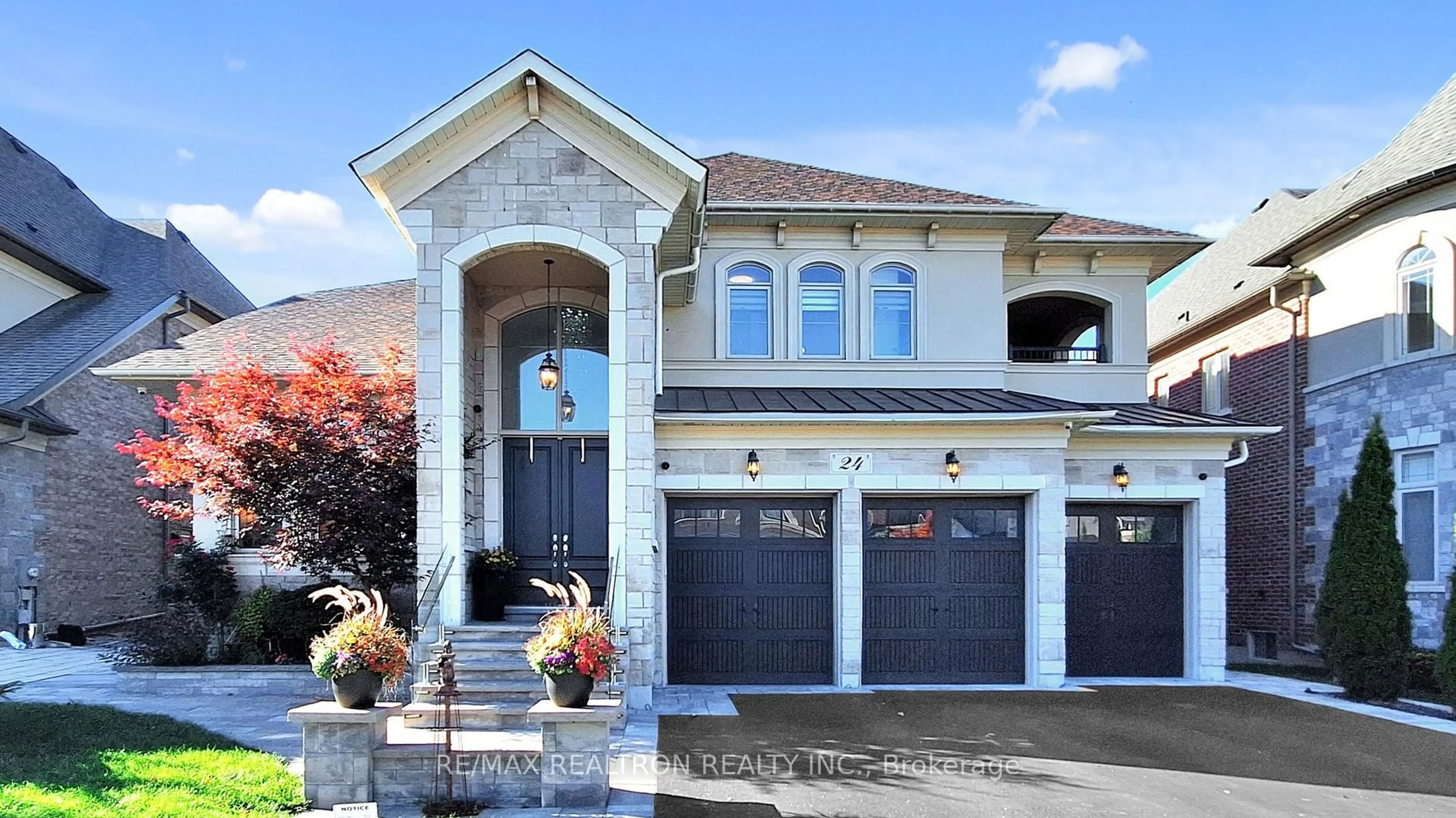 Home with brick exterior material, street for 24 Hogan Crt, King Ontario L7B 0M1