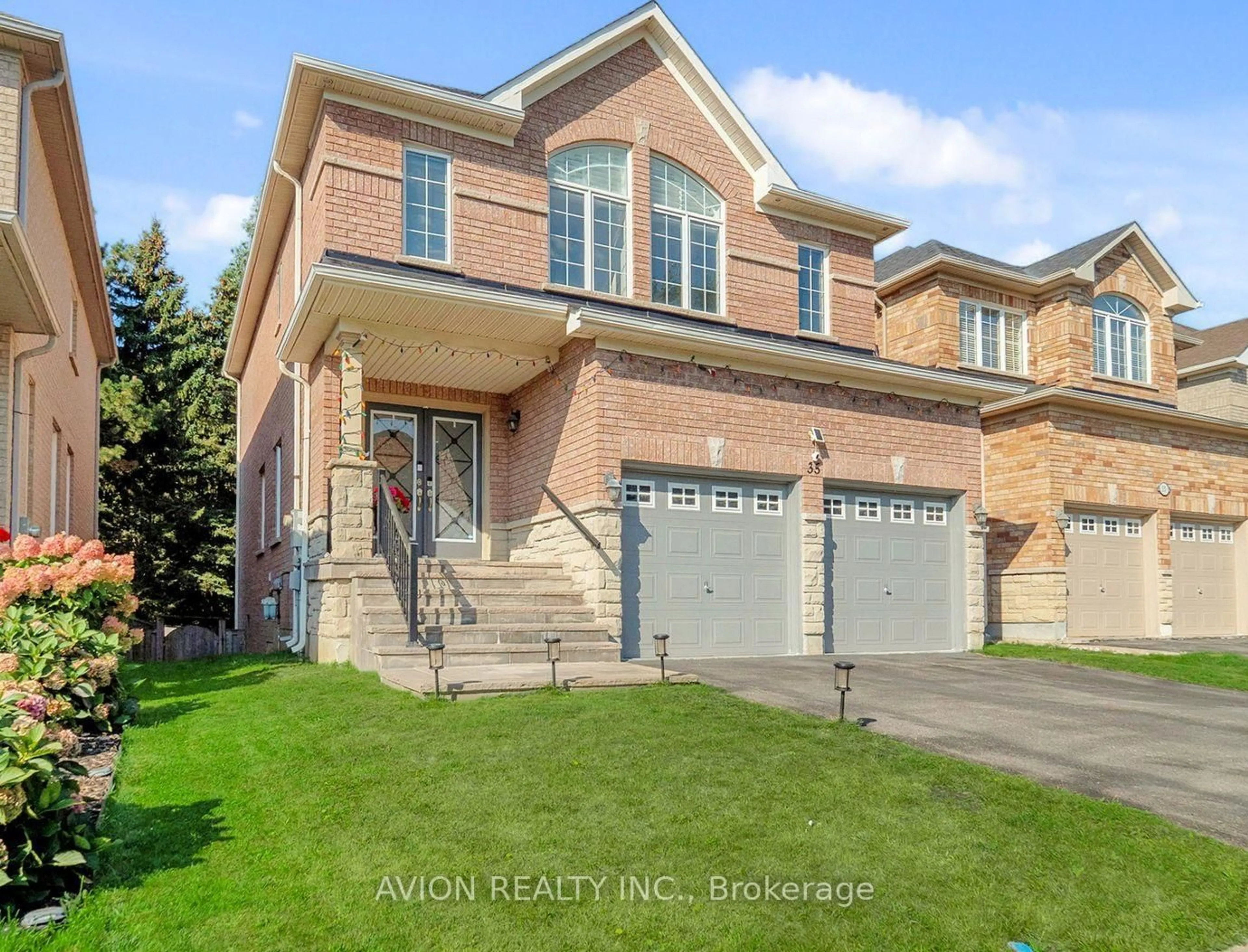 Home with brick exterior material, street for 35 Old Orchard Cres, Richmond Hill Ontario L4S 0A2