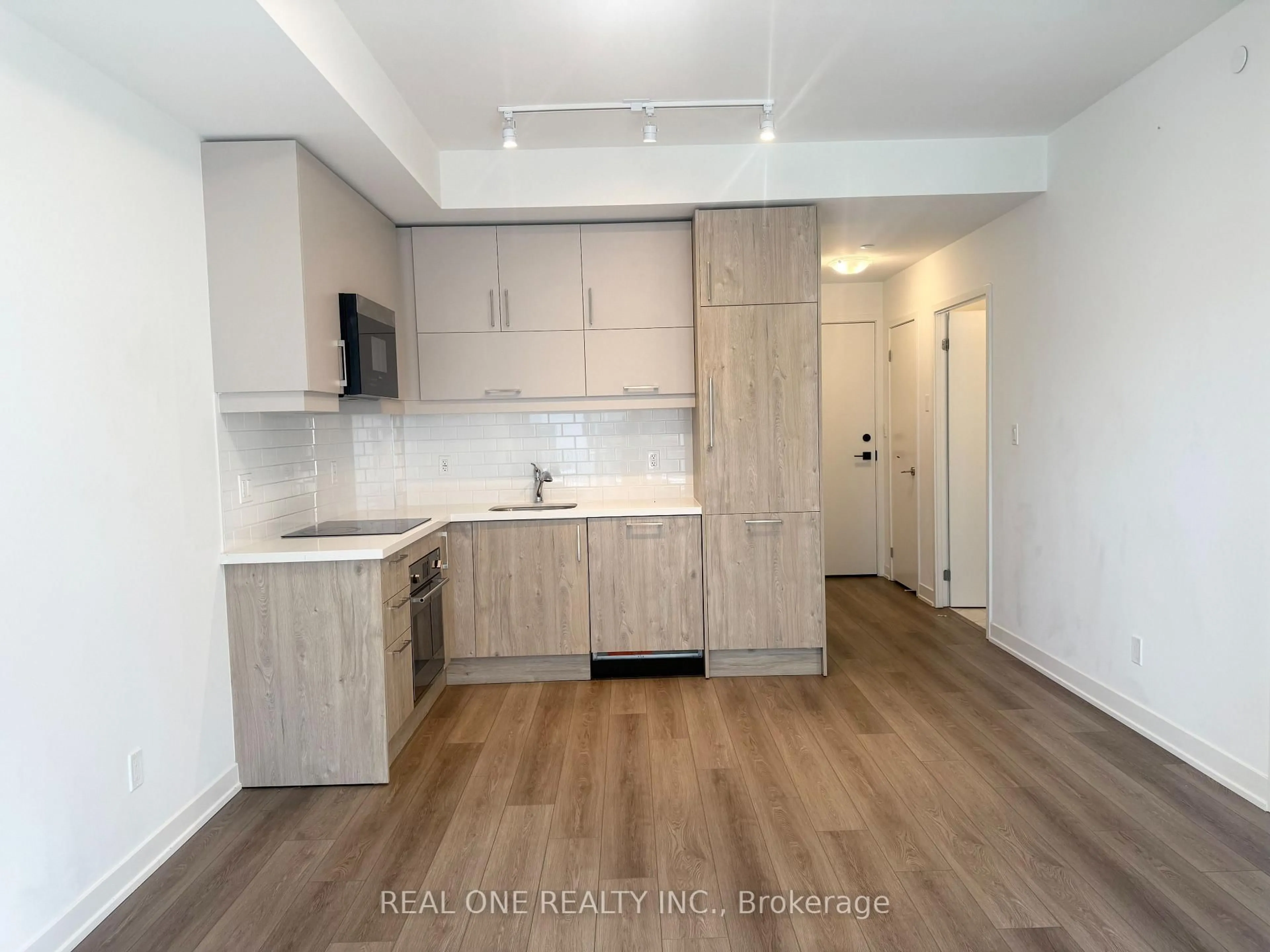 Standard kitchen, unknown for 38 Simcoe Prom #C802, Markham Ontario L6G 0H7