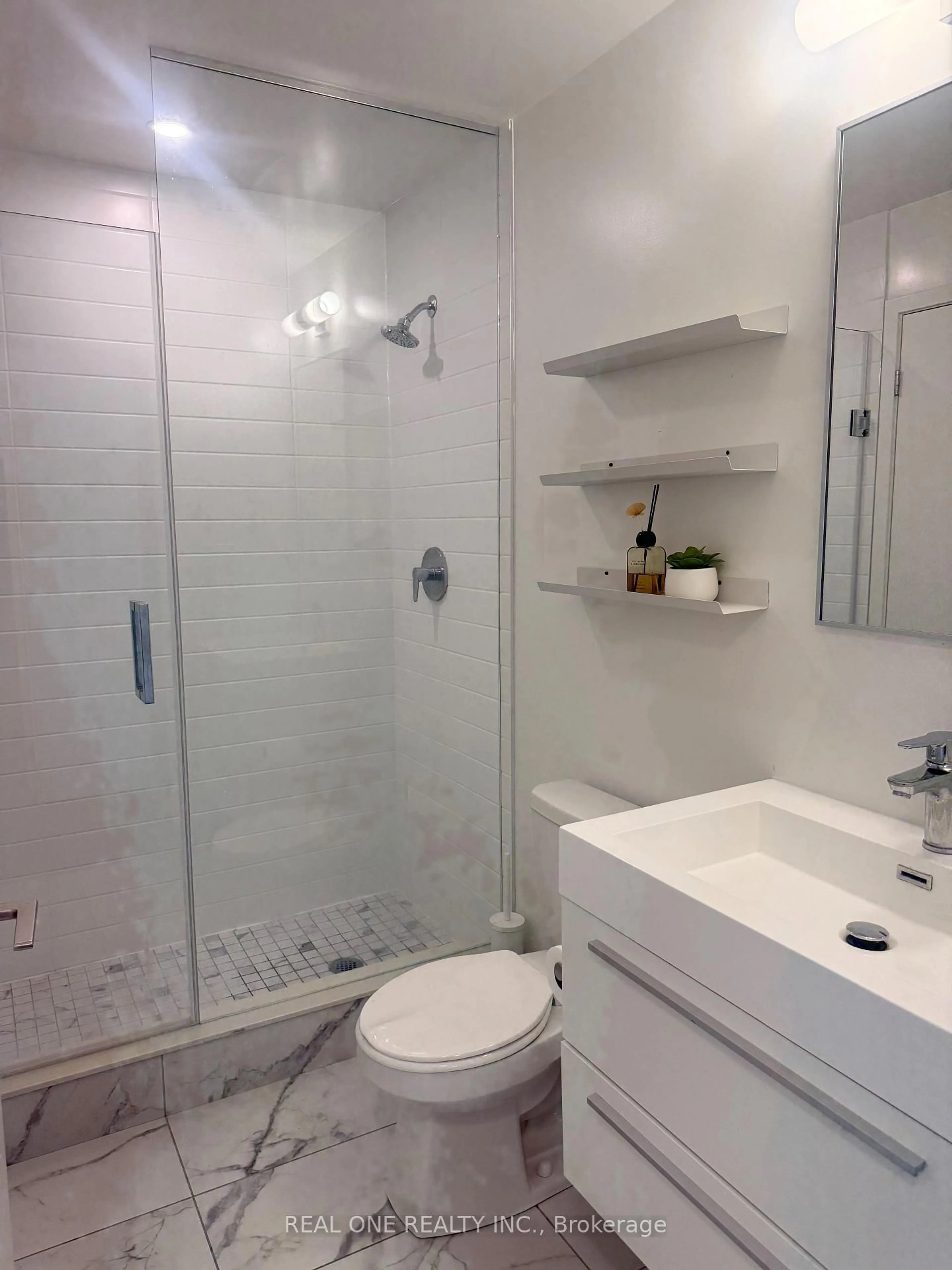 Contemporary bathroom, ceramic/tile floor for 38 Simcoe Prom #C802, Markham Ontario L6G 0H7