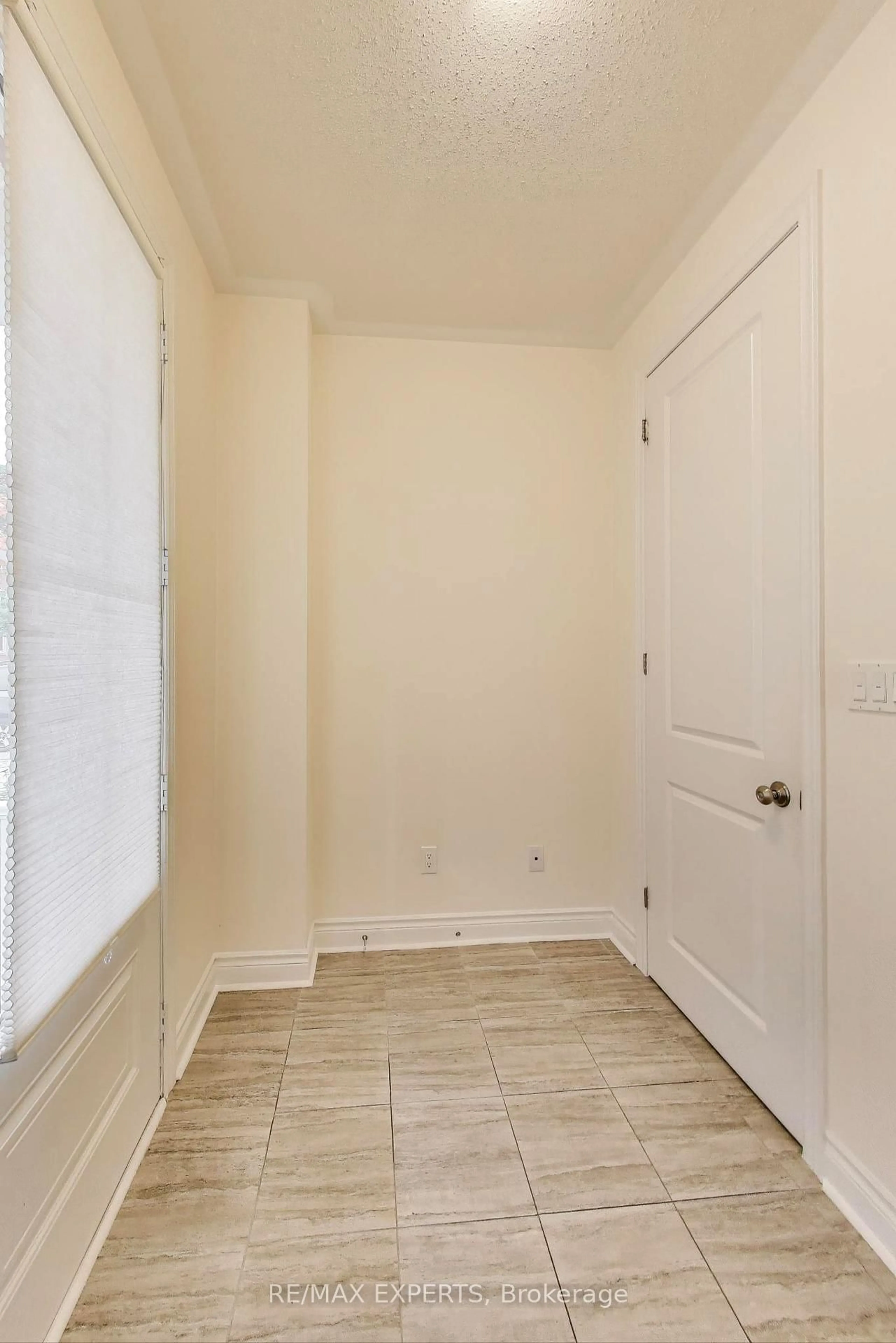 Indoor entryway for 216 Butternut Ridge Tr, Aurora Ontario L4G 3P1