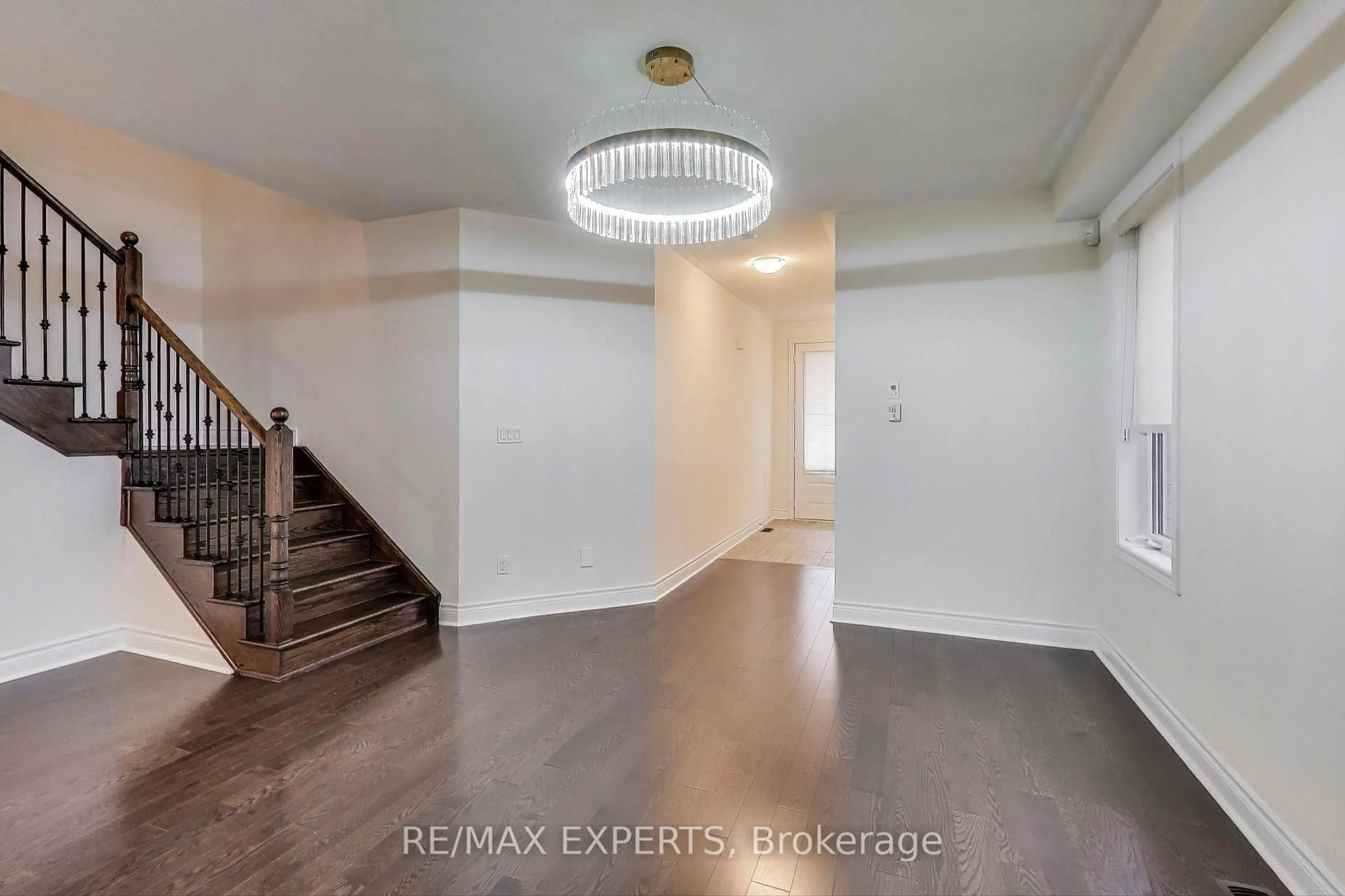 Indoor entryway for 216 Butternut Ridge Tr, Aurora Ontario L4G 3P1