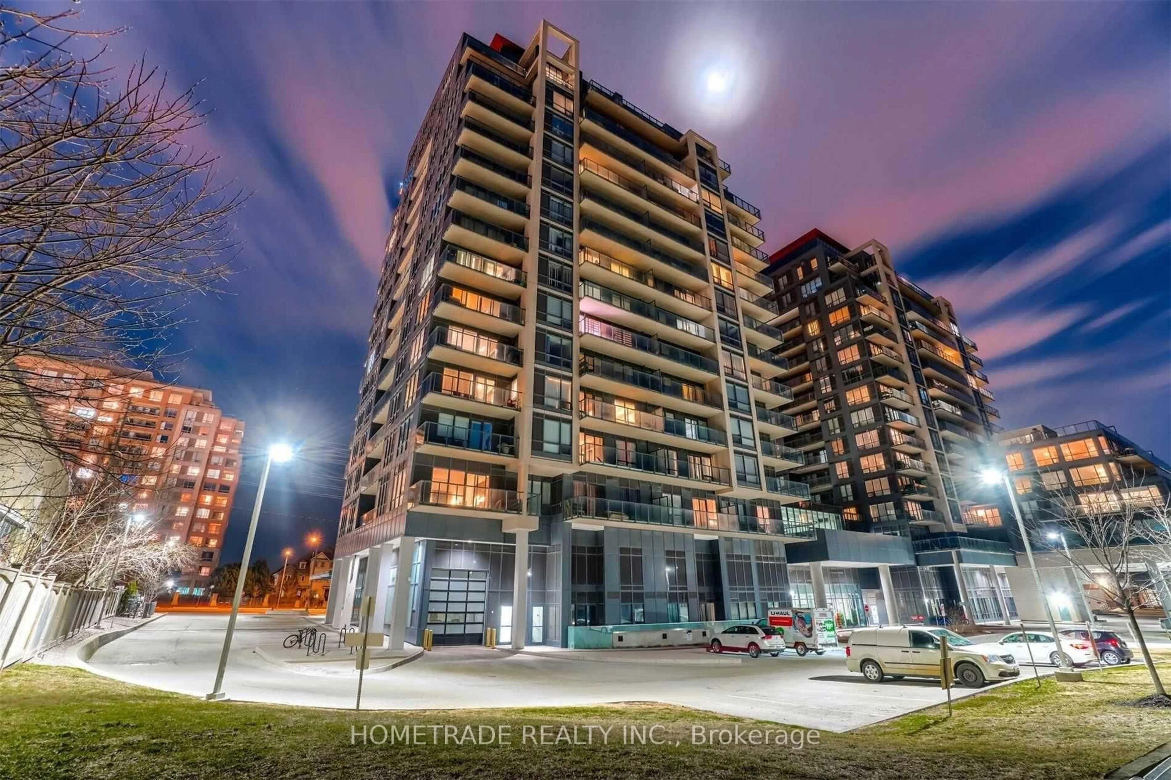 A pic from outside/outdoor area/front of a property/back of a property/a pic from drone, building for 9090 Yonge St #201B, Richmond Hill Ontario L4C 0Z1