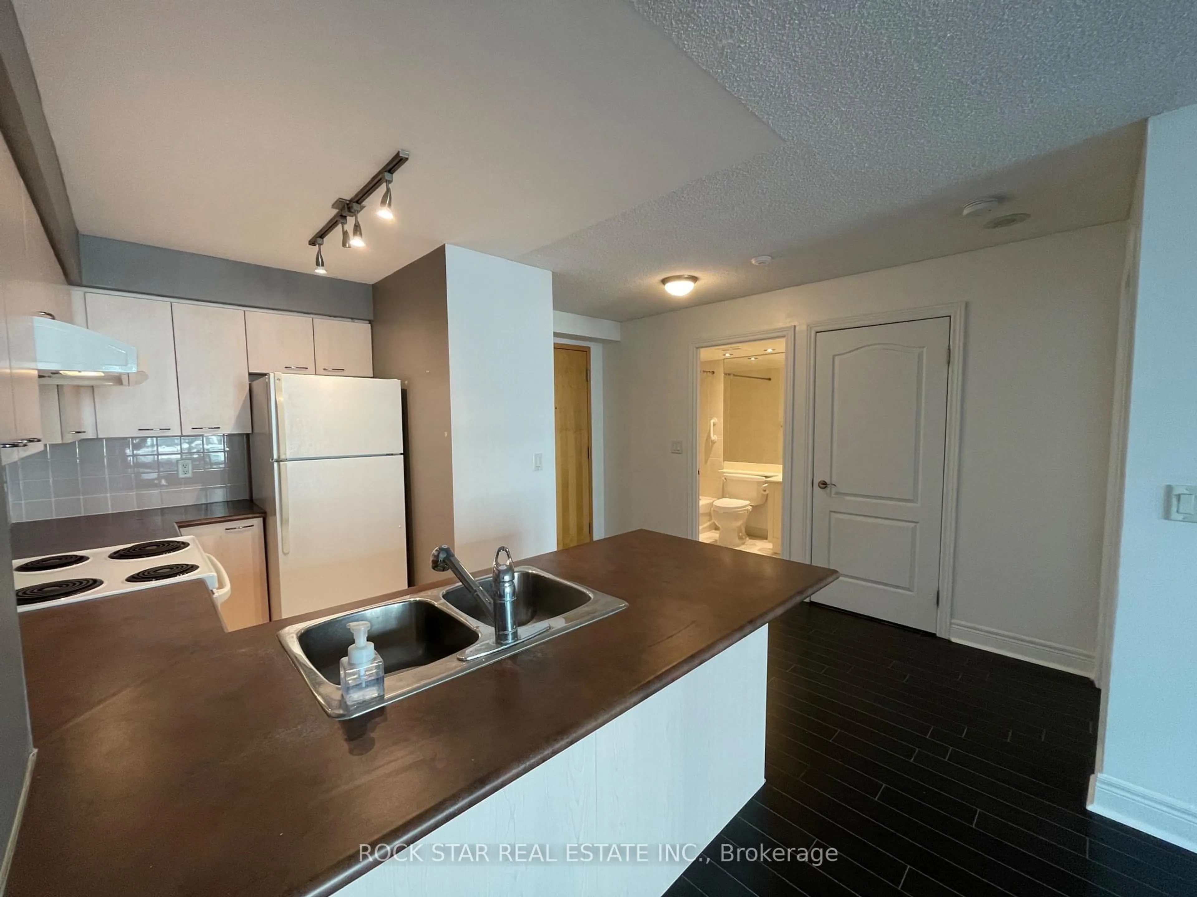 Unknown for 48 Suncrest Blvd #515, Markham Ontario L3T 7Y6