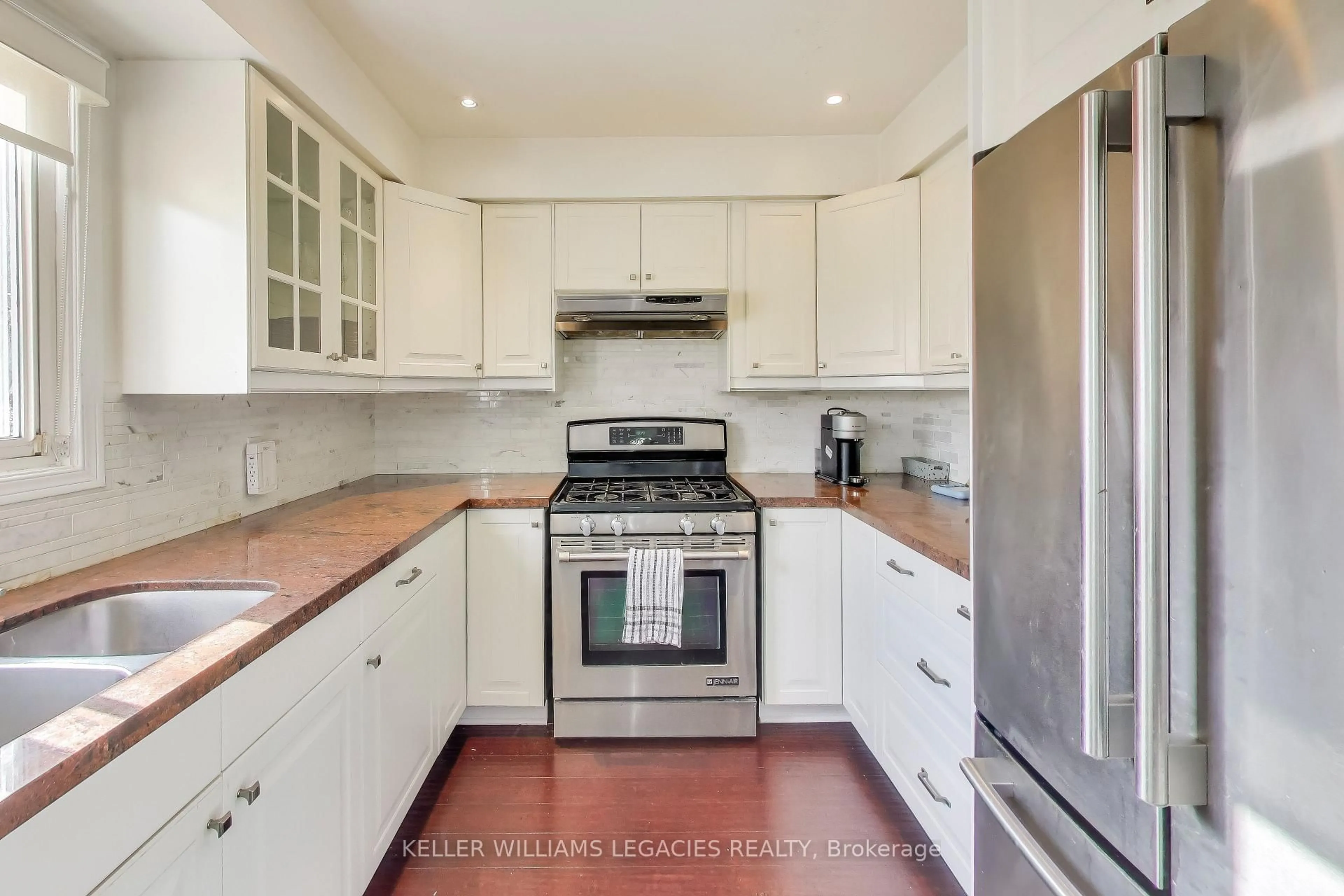 Standard kitchen, unknown for 53 Millcroft Way, Vaughan Ontario L4J 6P2
