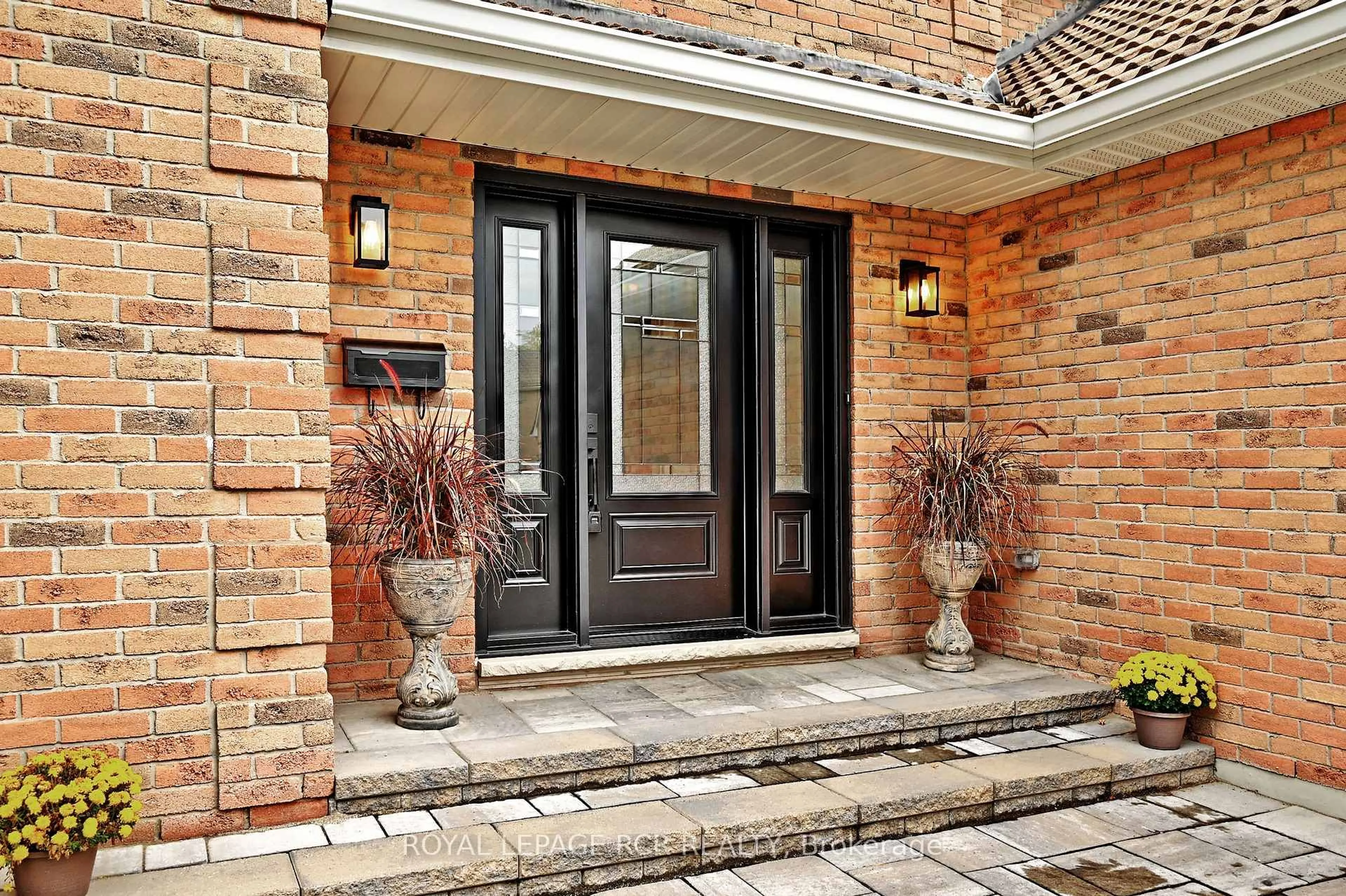 Indoor entryway for 80 Cranberry Lane, Aurora Ontario L4G 5Z1