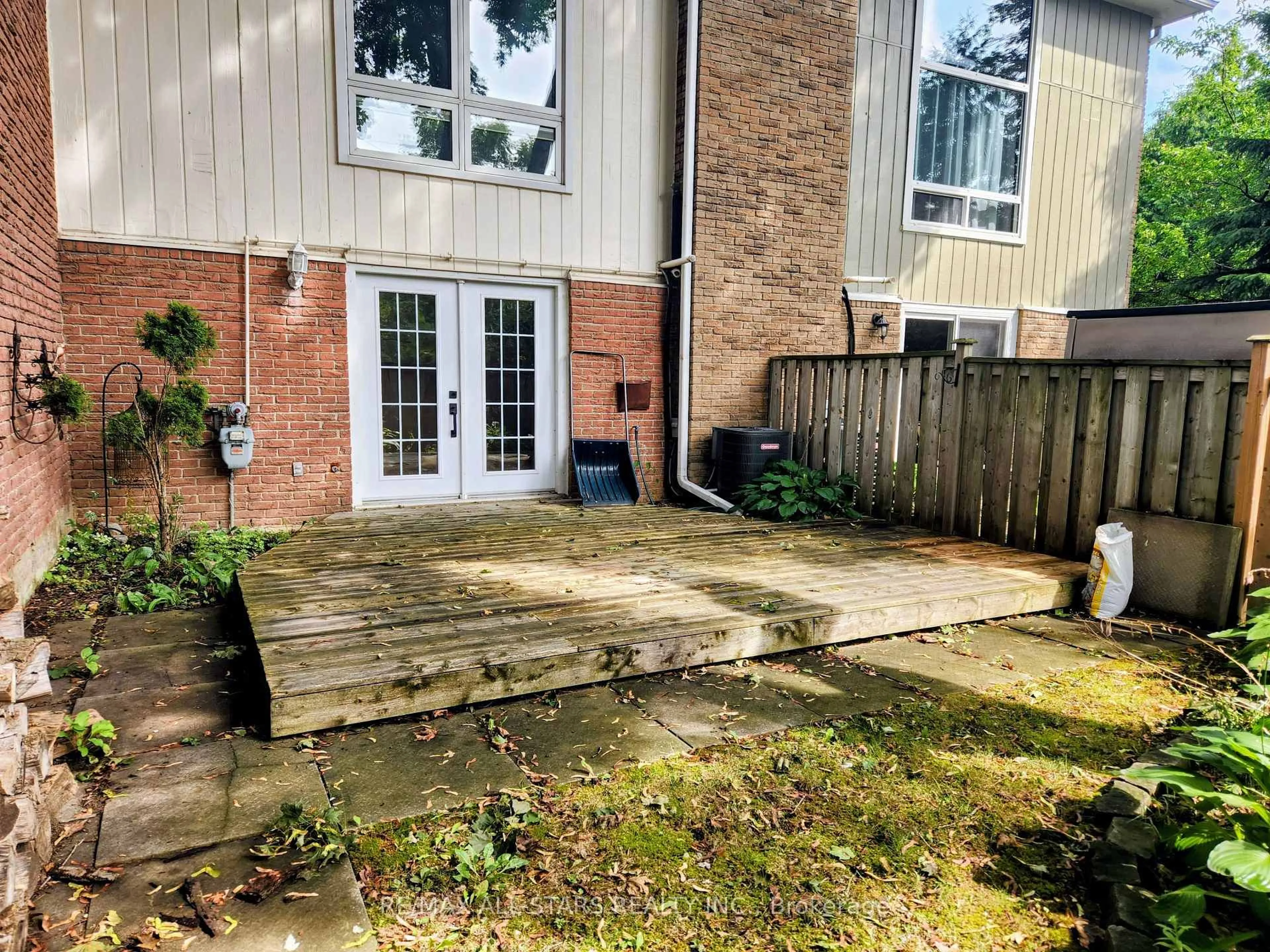 Patio, street for 6 Hepworth Way, Markham Ontario L3P 3S9