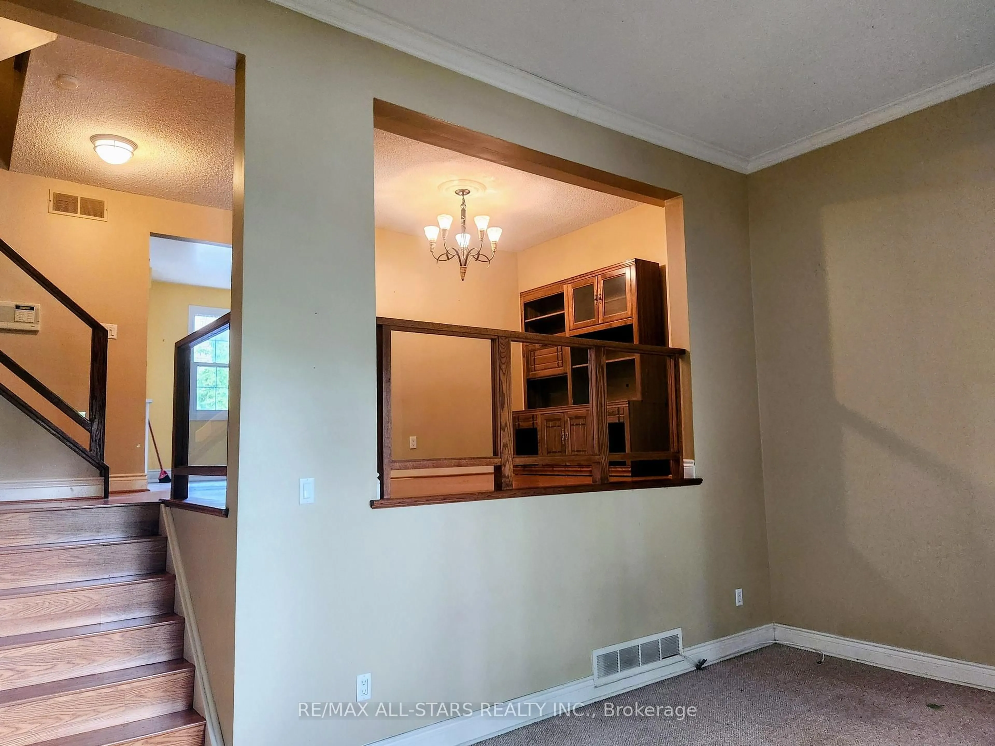 Unknown for 6 Hepworth Way, Markham Ontario L3P 3S9