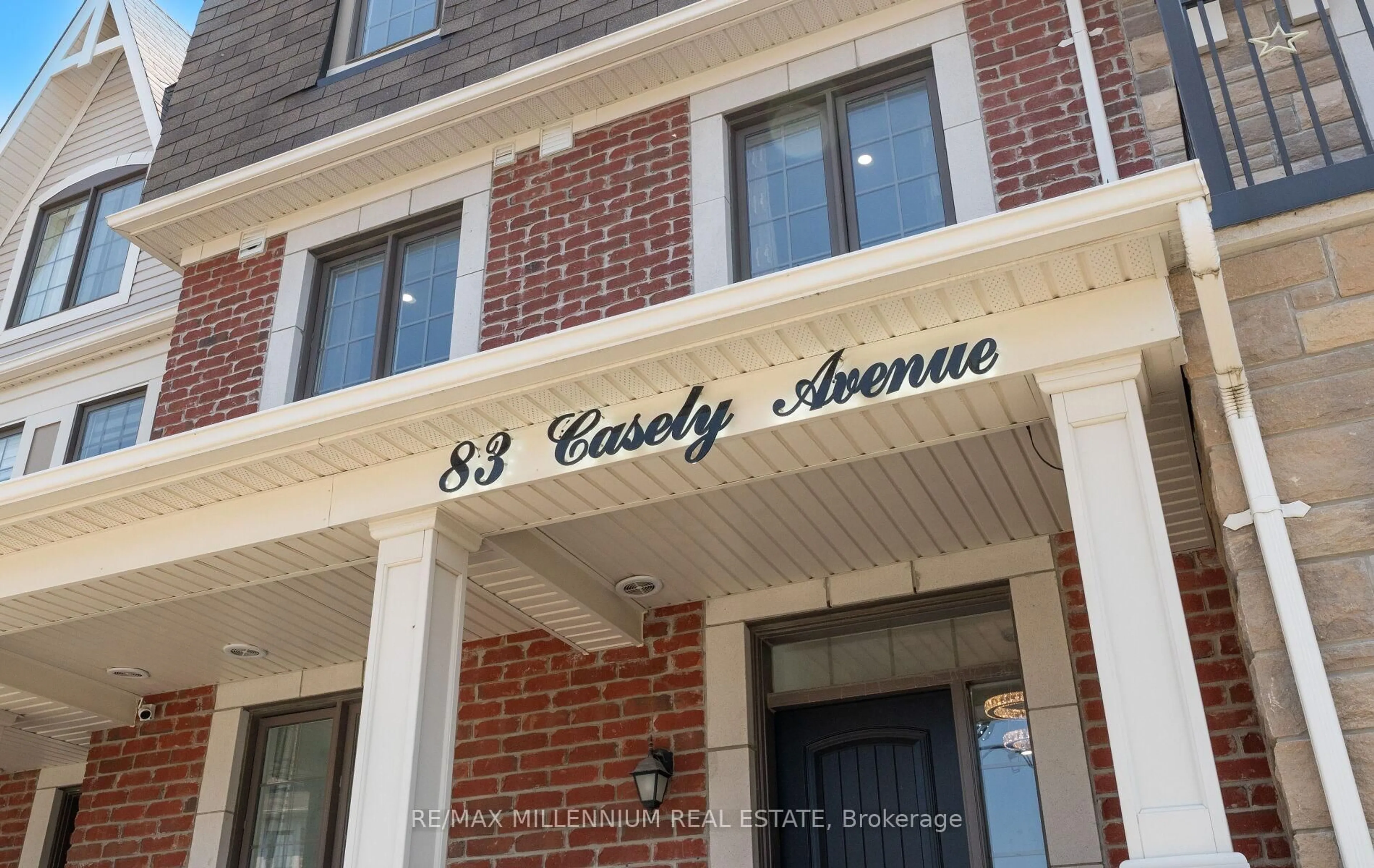 Indoor entryway for 83 Casley Ave, Richmond Hill Ontario L4S 0K7