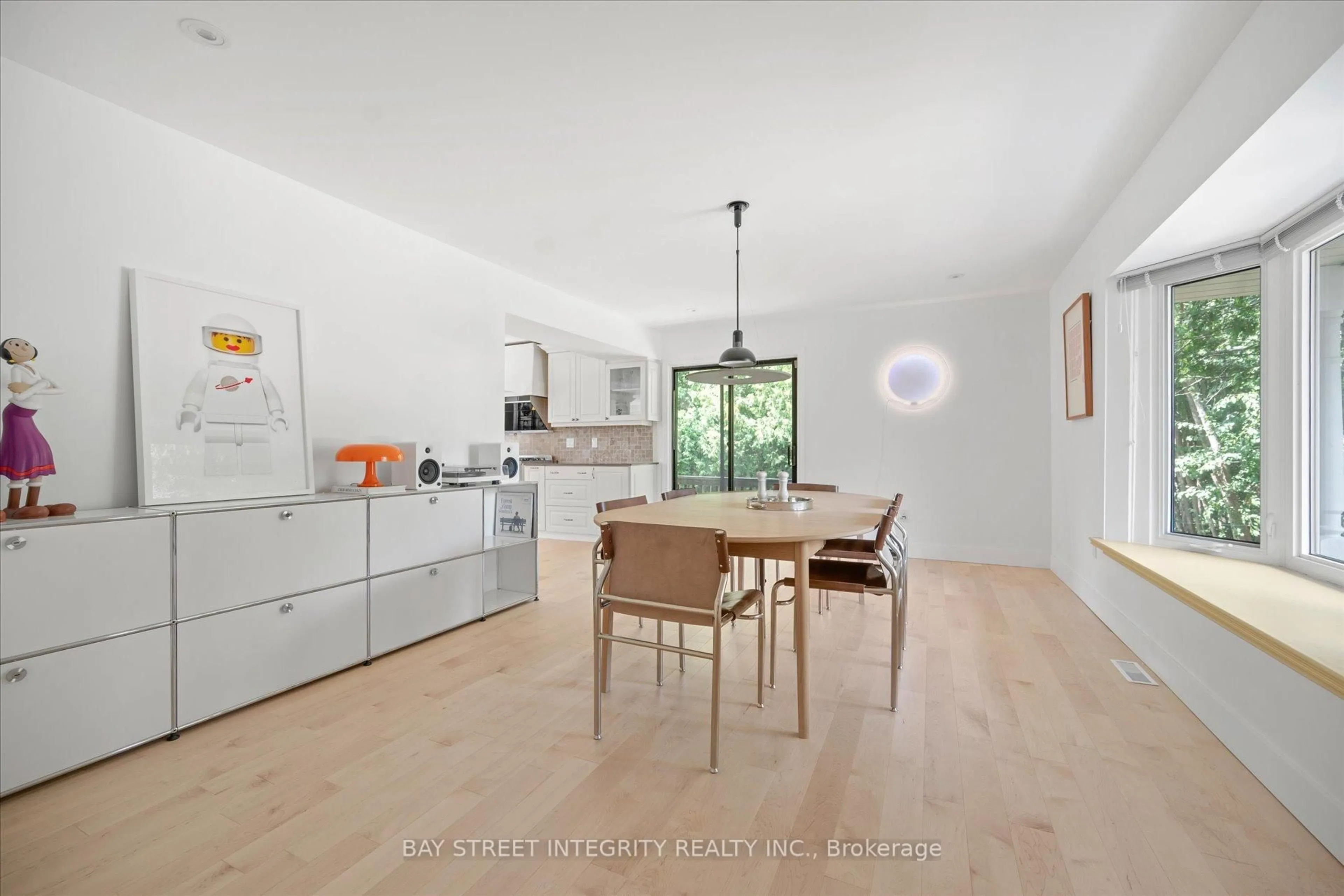 Open concept kitchen, unknown for 197 Garden Ave, Richmond Hill Ontario L4C 6L8