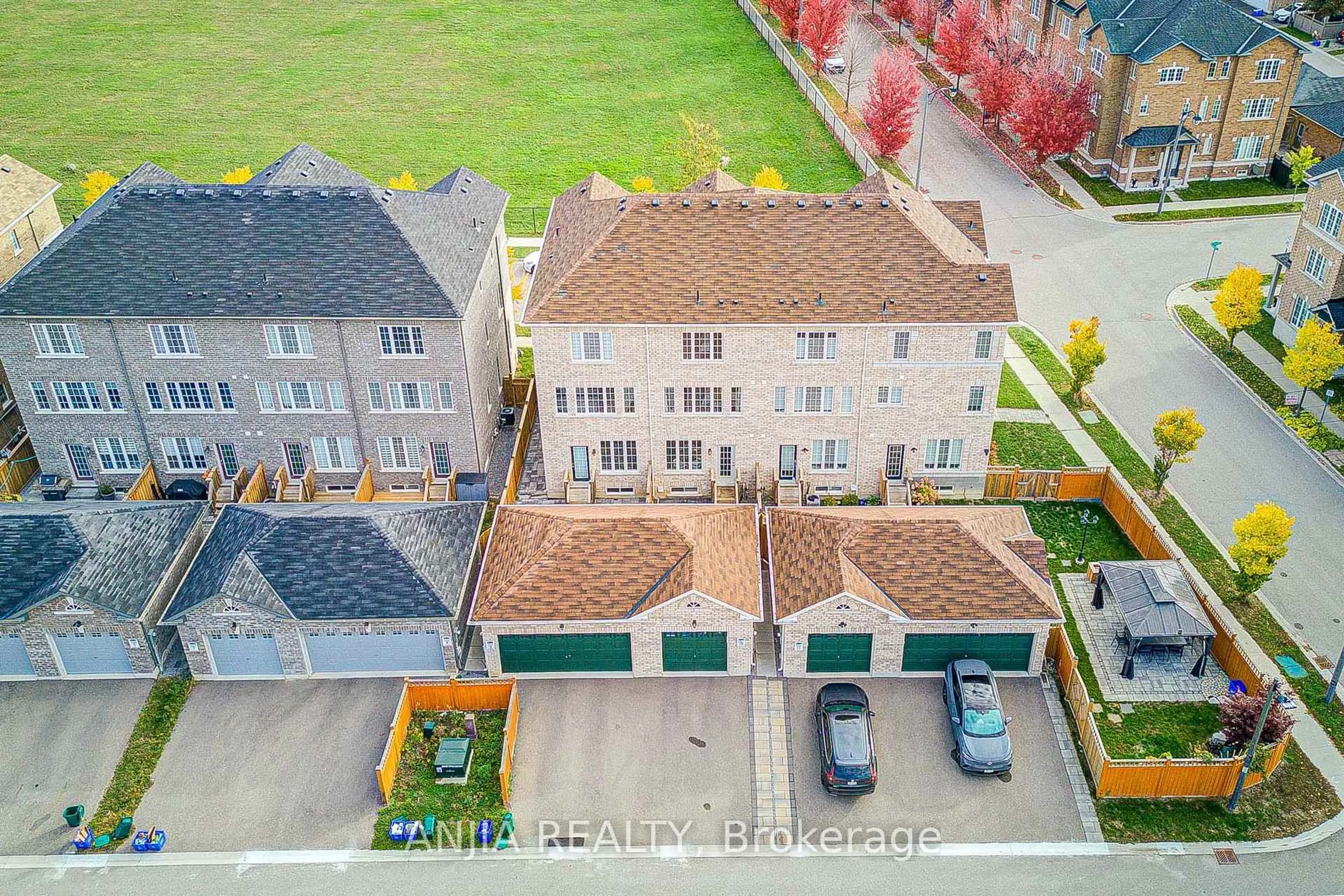 A pic from outside/outdoor area/front of a property/back of a property/a pic from drone, street for 62 Harvest Field Rd, Markham Ontario L6B 0T7