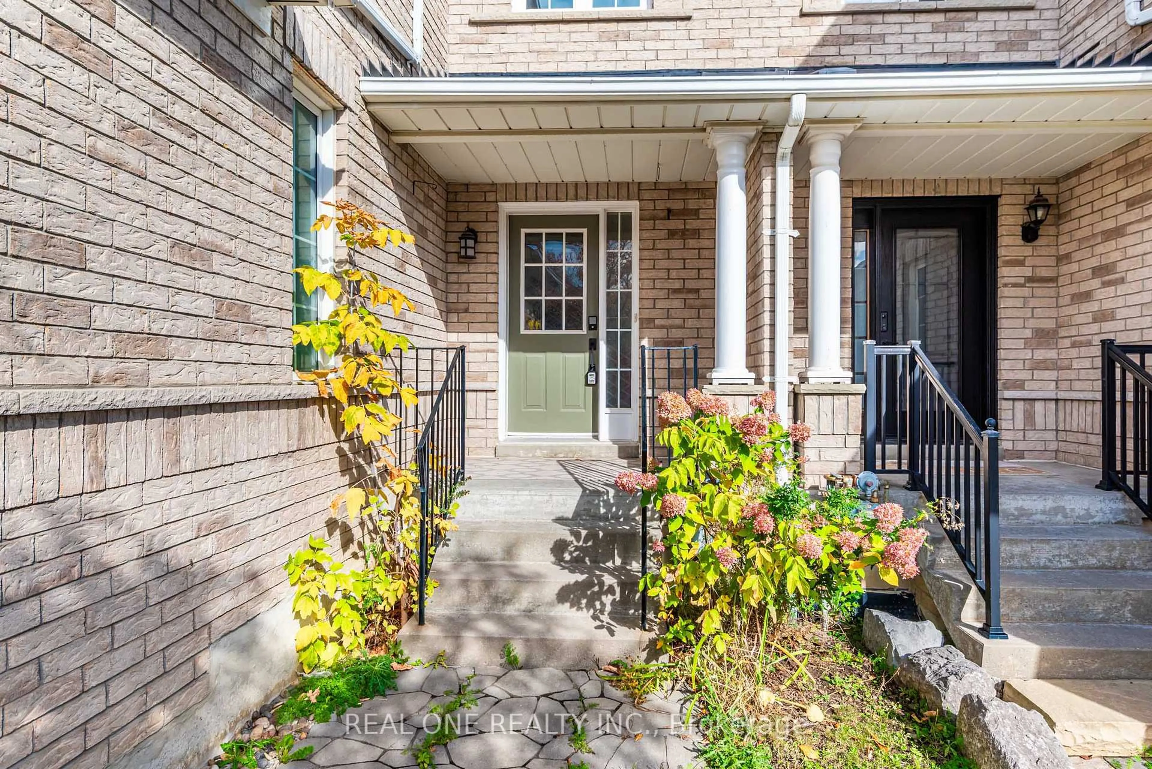 Unknown for 15 Debonair St, Richmond Hill Ontario L4C 0R2