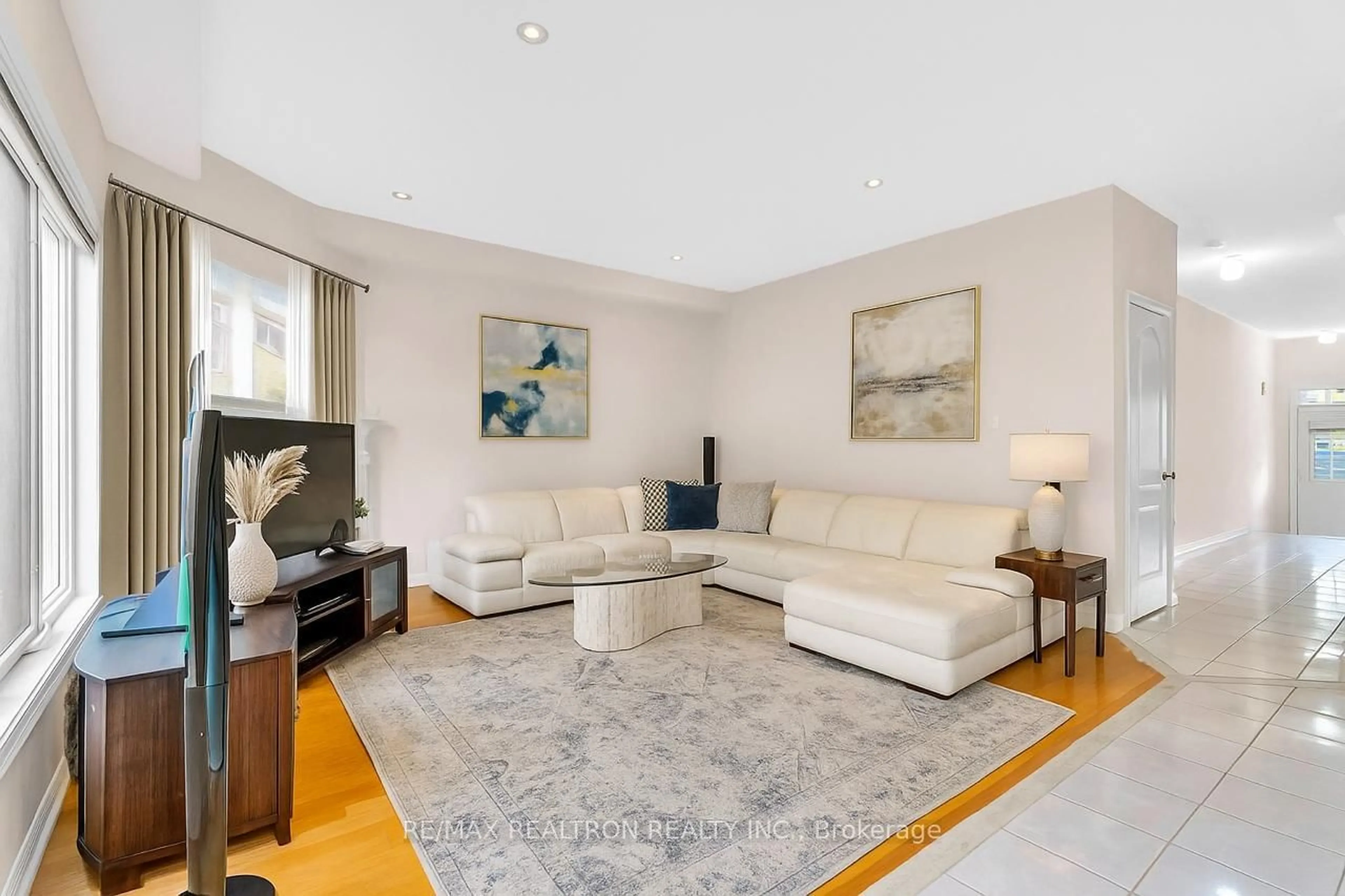 Living room with furniture, unknown for 50 Saint Victor Dr, Vaughan Ontario L4H 3E3