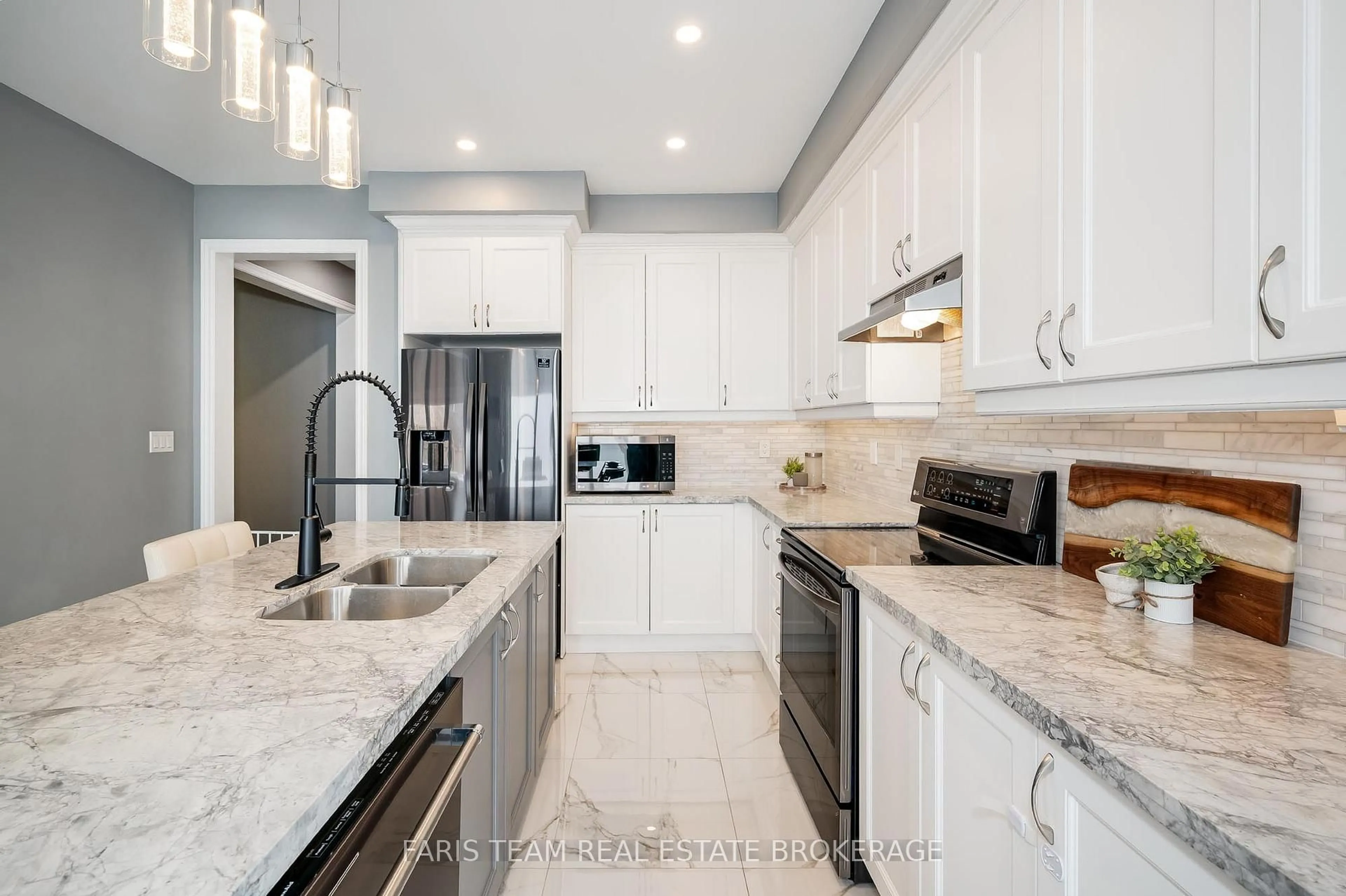 Contemporary kitchen, ceramic/tile floor for 1464 Farrow Cres, Innisfil Ontario L9S 0L6