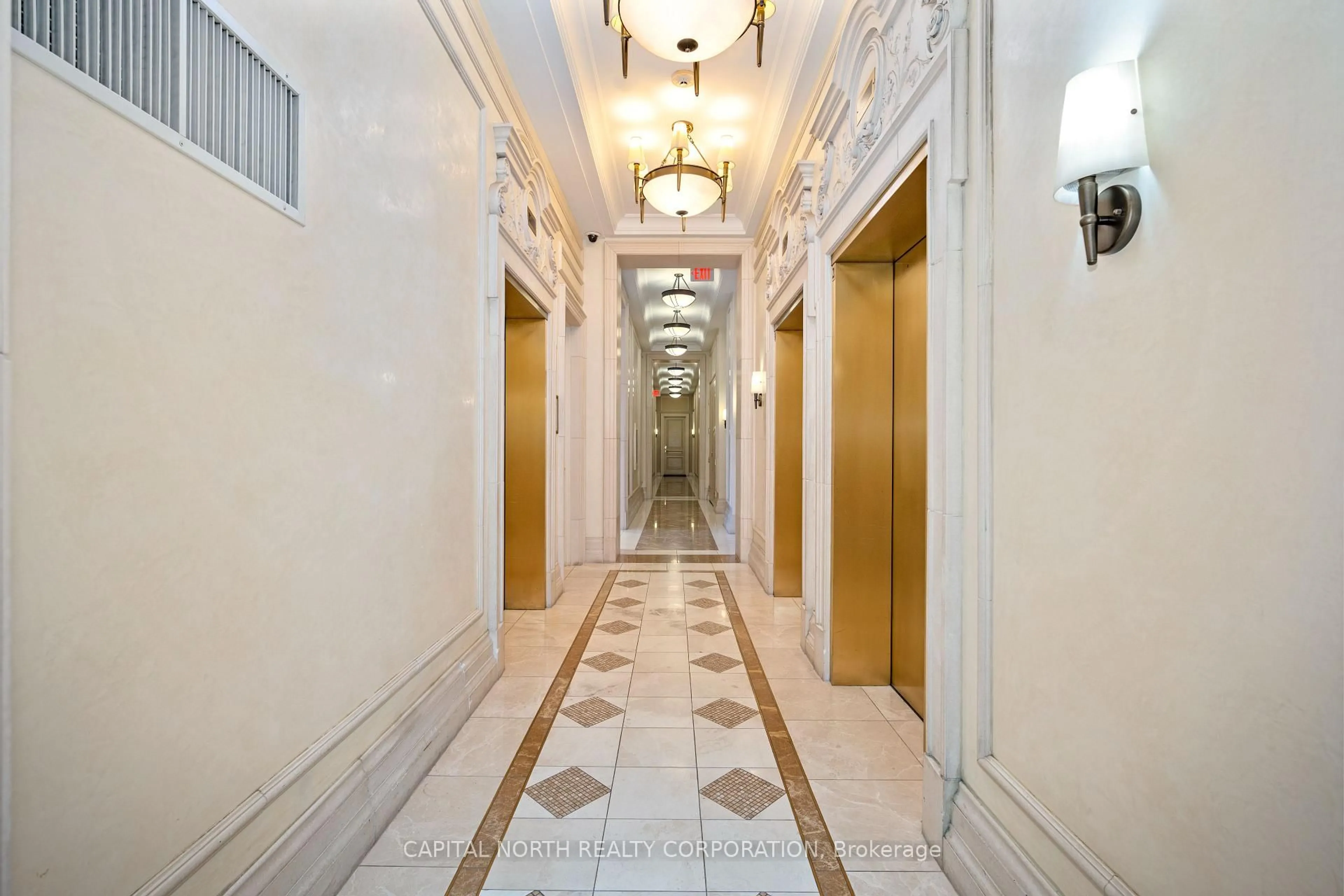 Indoor foyer for 9245 Jane St #611, Vaughan Ontario L6A 0J9