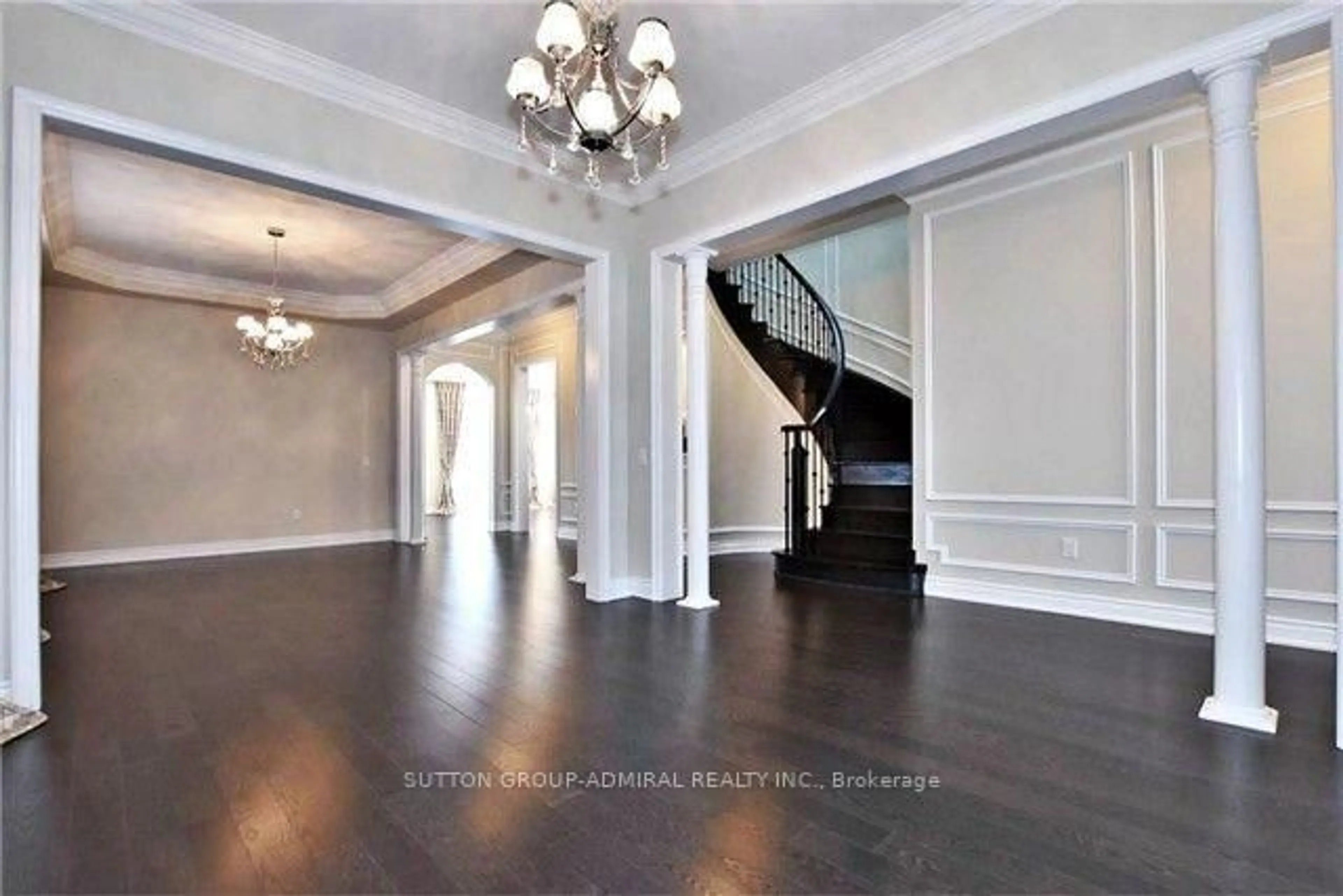 Indoor foyer for 107 Queen Filomena Ave, Vaughan Ontario L6A 0J1
