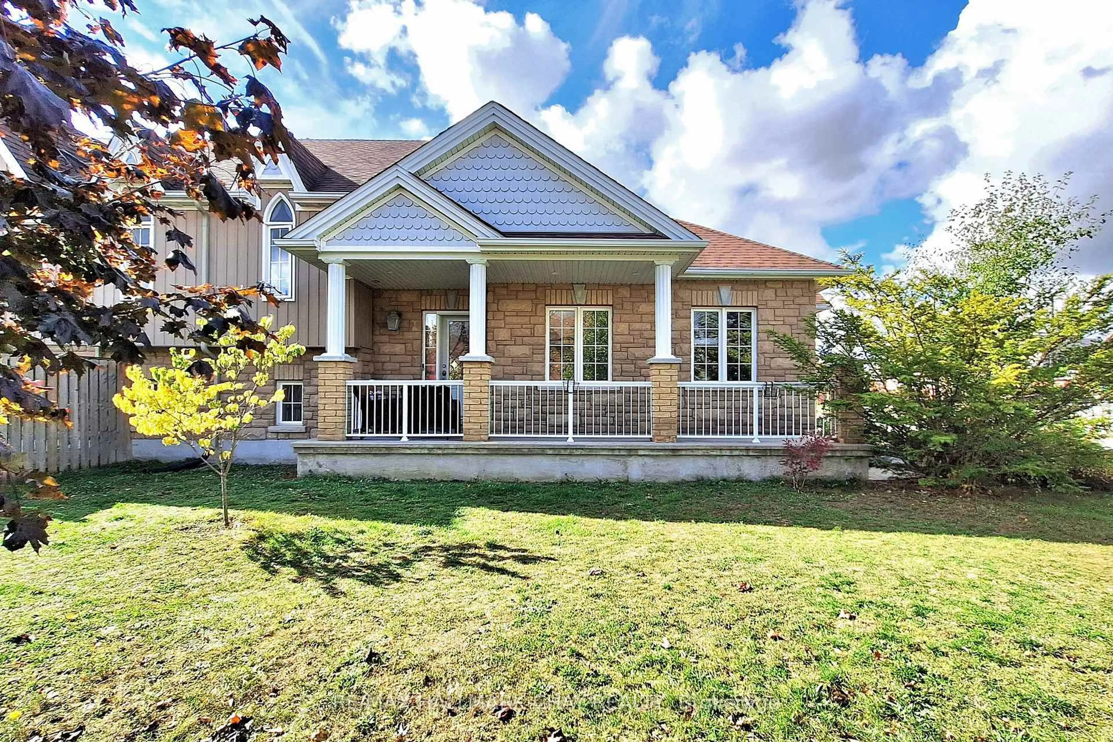 Home with brick exterior material, street for 1069 Booth Ave, Innisfil Ontario L9S 4X2