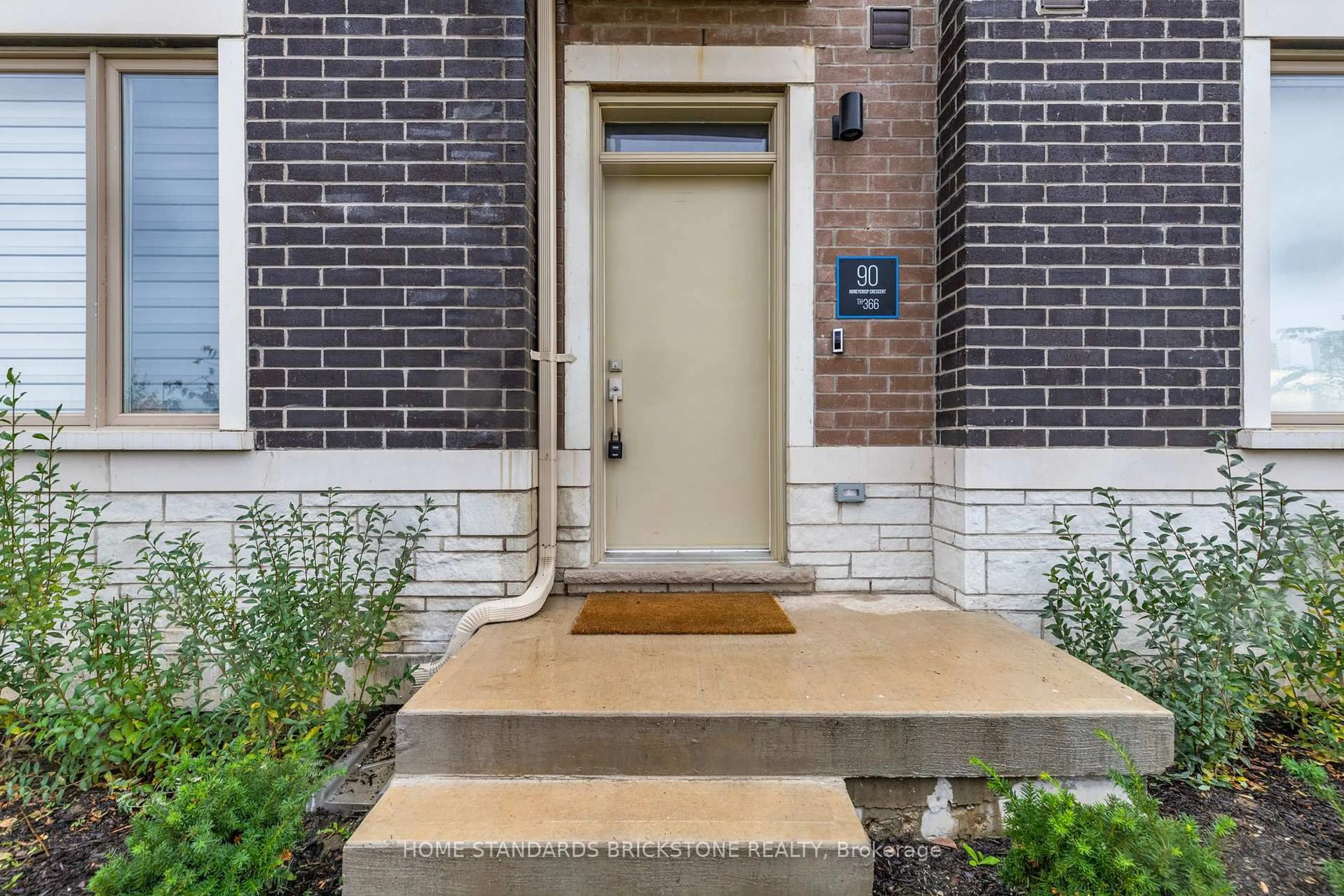 Unknown for 90 Honeycrisp Cres #TH 366, Vaughan Ontario L4K 0N6