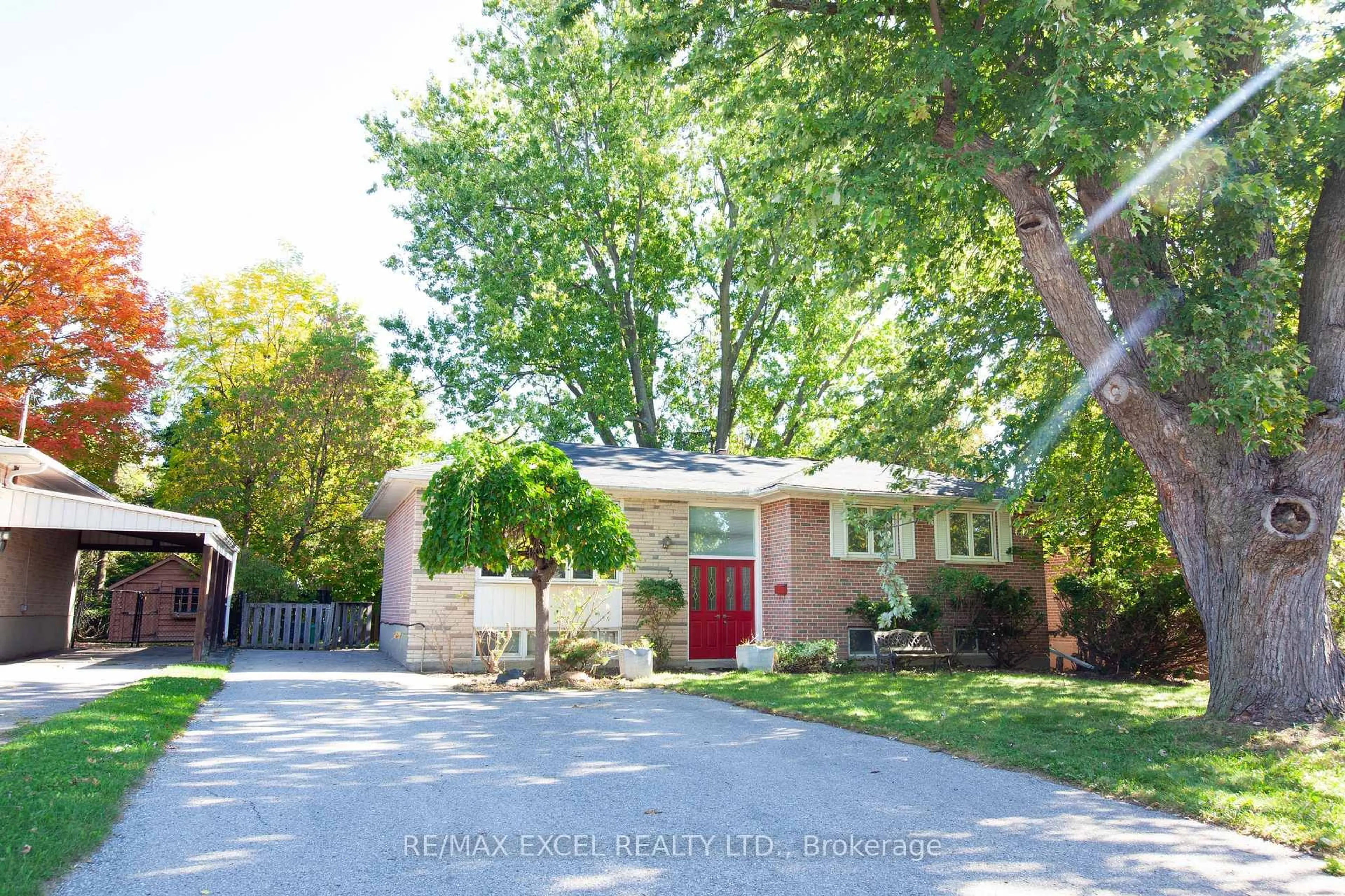 Home with brick exterior material, street for 33 Alanadale Ave, Markham Ontario L3P 1S4