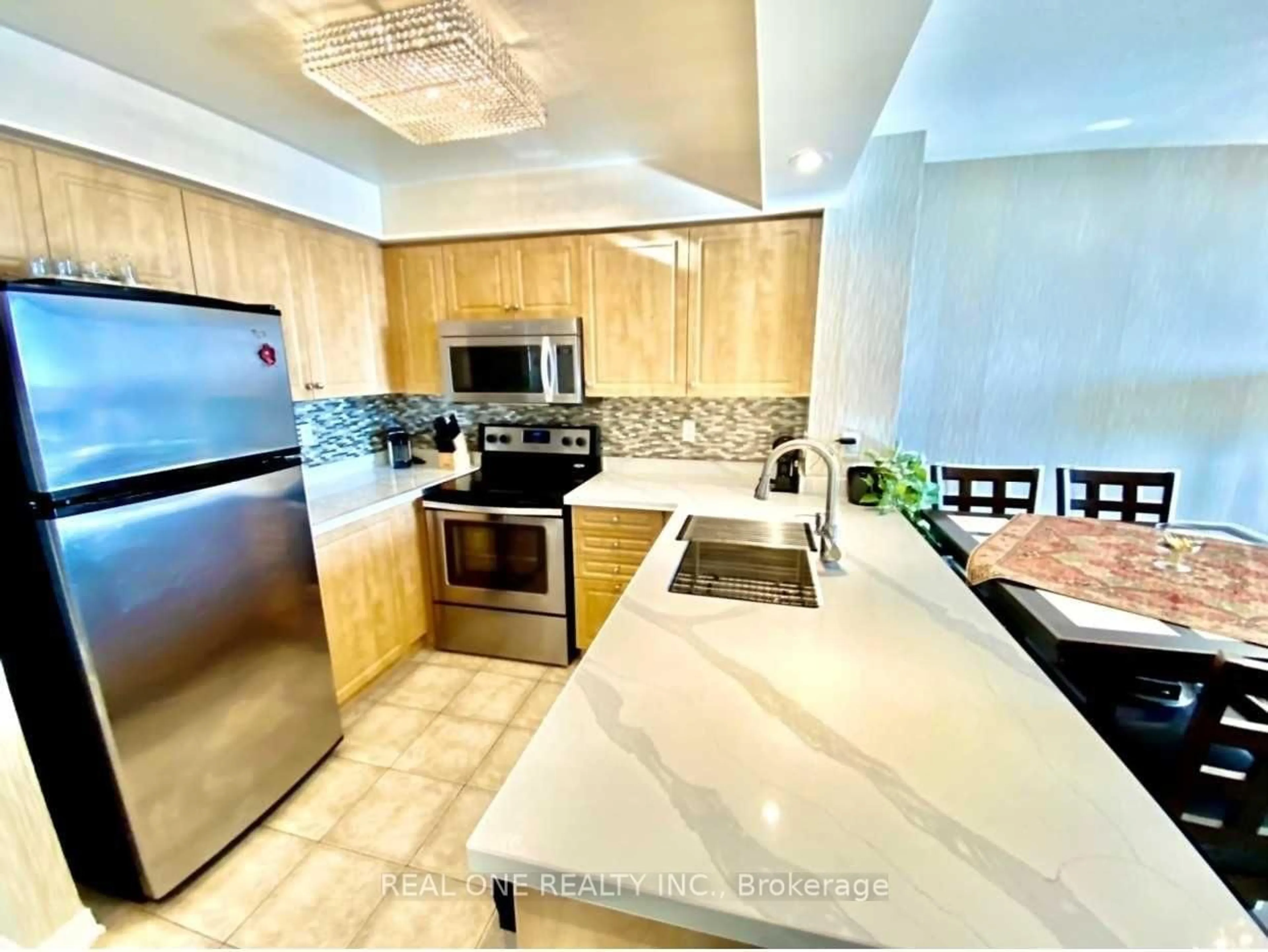 Open concept kitchen, ceramic/tile floor for 310 Red Maple Rd #1203, Richmond Hill Ontario L4C 0T7