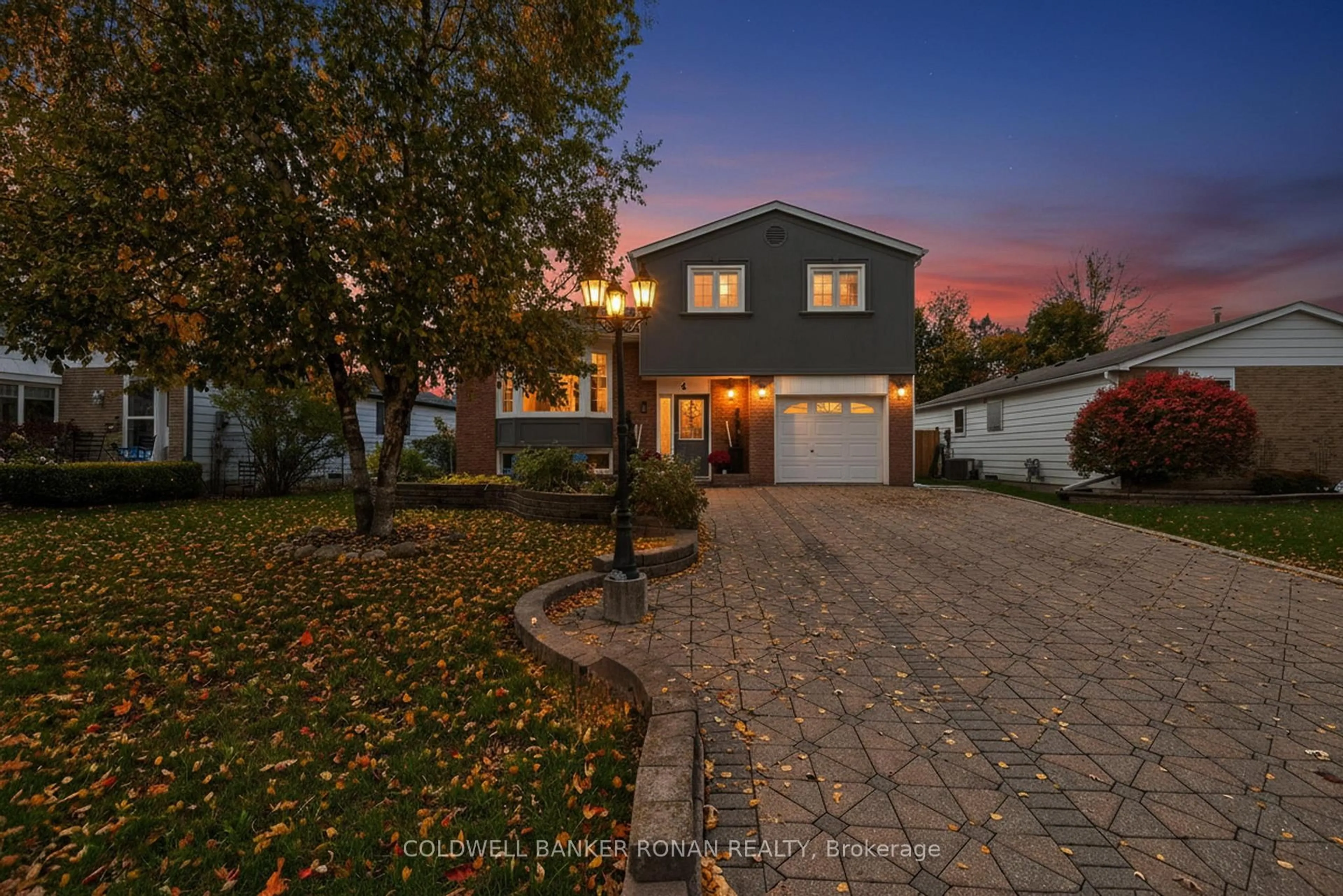 A pic from outside/outdoor area/front of a property/back of a property/a pic from drone, street for 4 Thomas St, New Tecumseth Ontario L0G 1A0