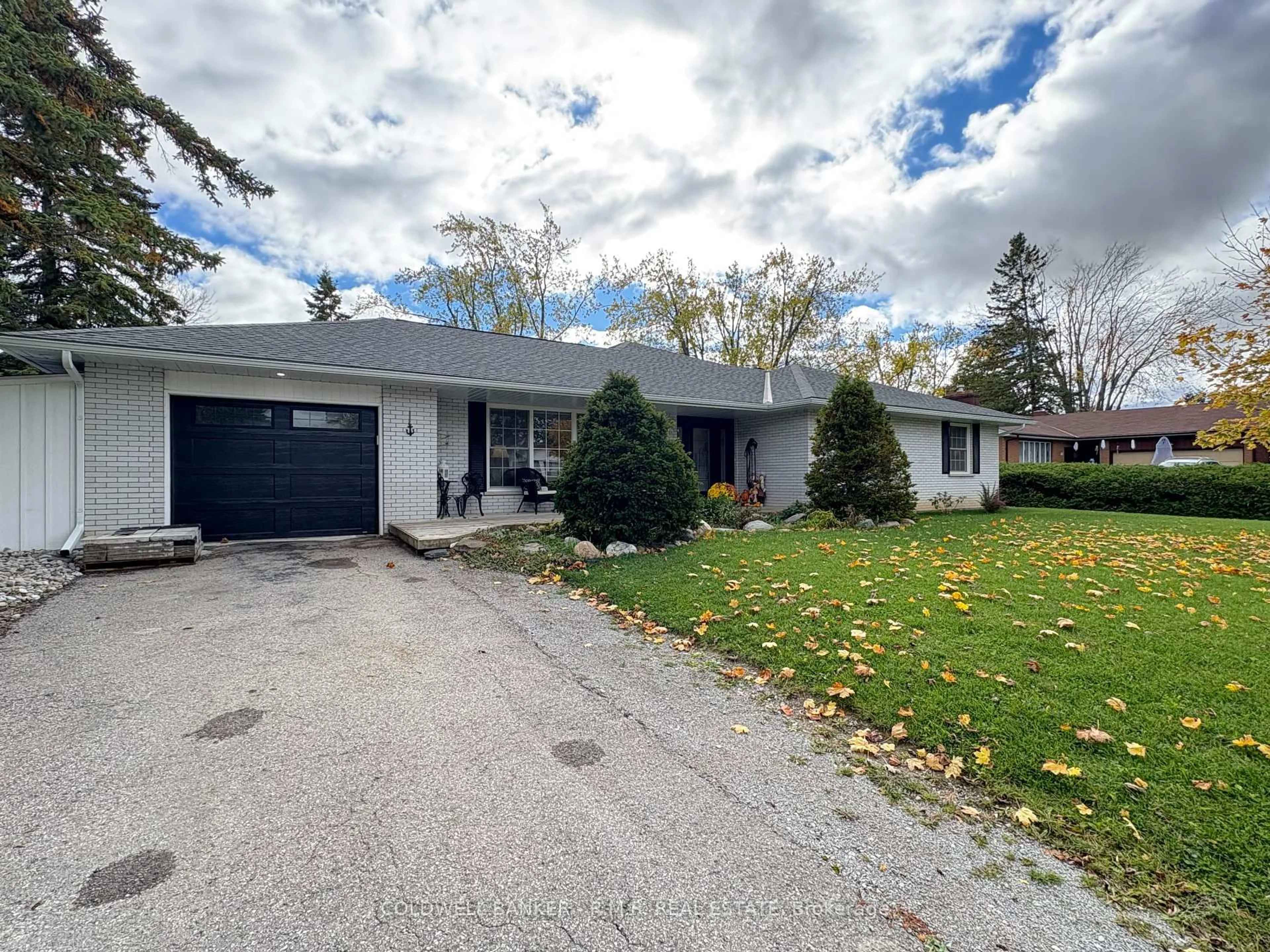 A pic from outside/outdoor area/front of a property/back of a property/a pic from drone, street for 126 Park St, Brock Ontario L0E 1E0
