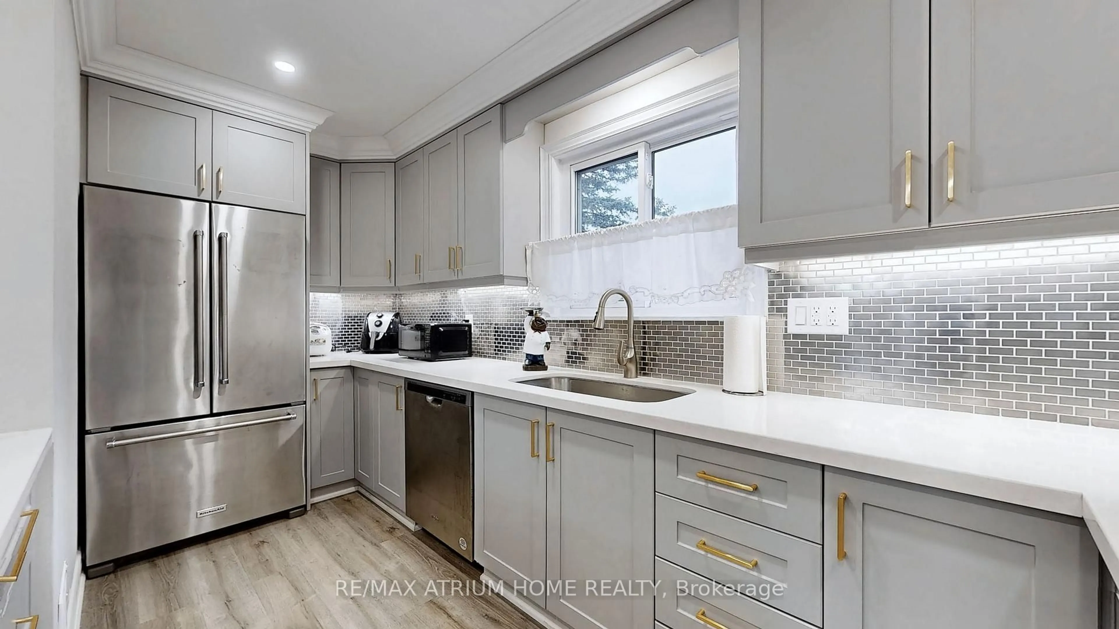 Unknown for 347 OSIRIS Dr, Richmond Hill Ontario L4C 2P6