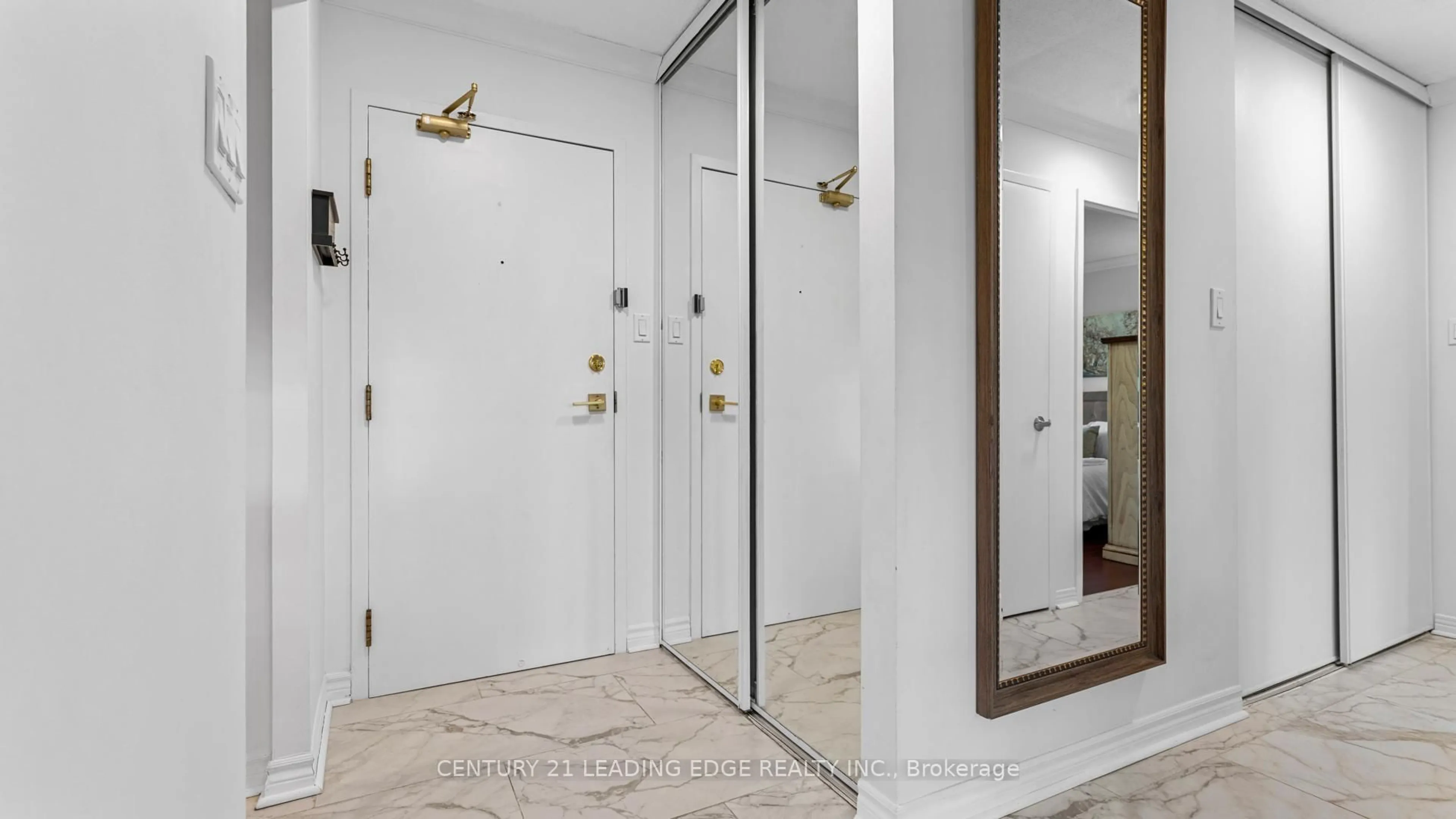 Indoor foyer for 30 Wilson St #310, Markham Ontario L3P 1N1