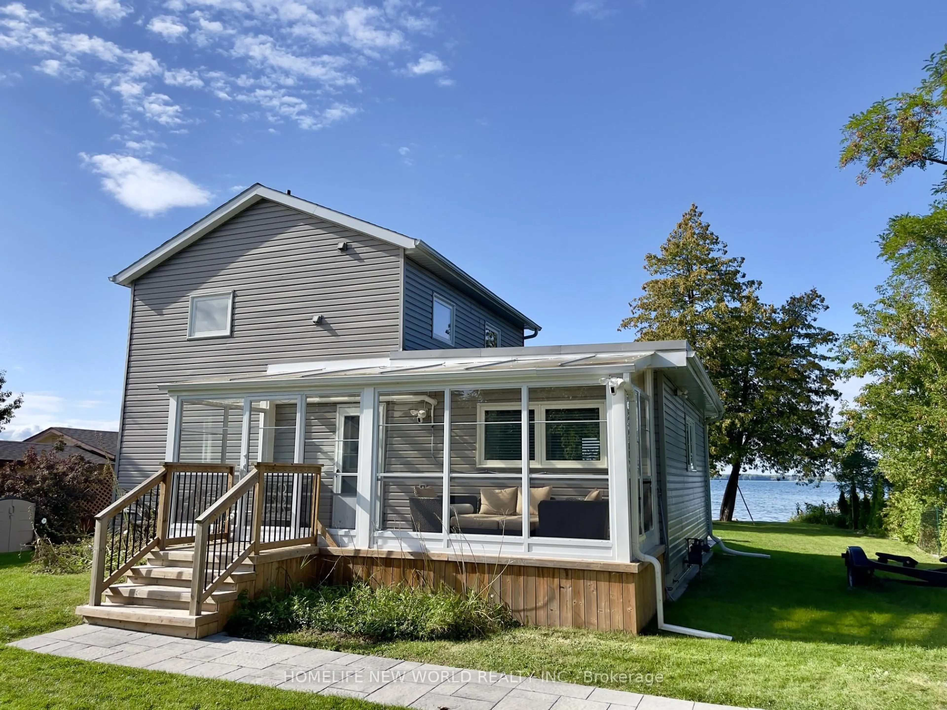 Home with vinyl exterior material, water/lake/river/ocean view for 10 Burnie Rd, Georgina Ontario L0E 1N0