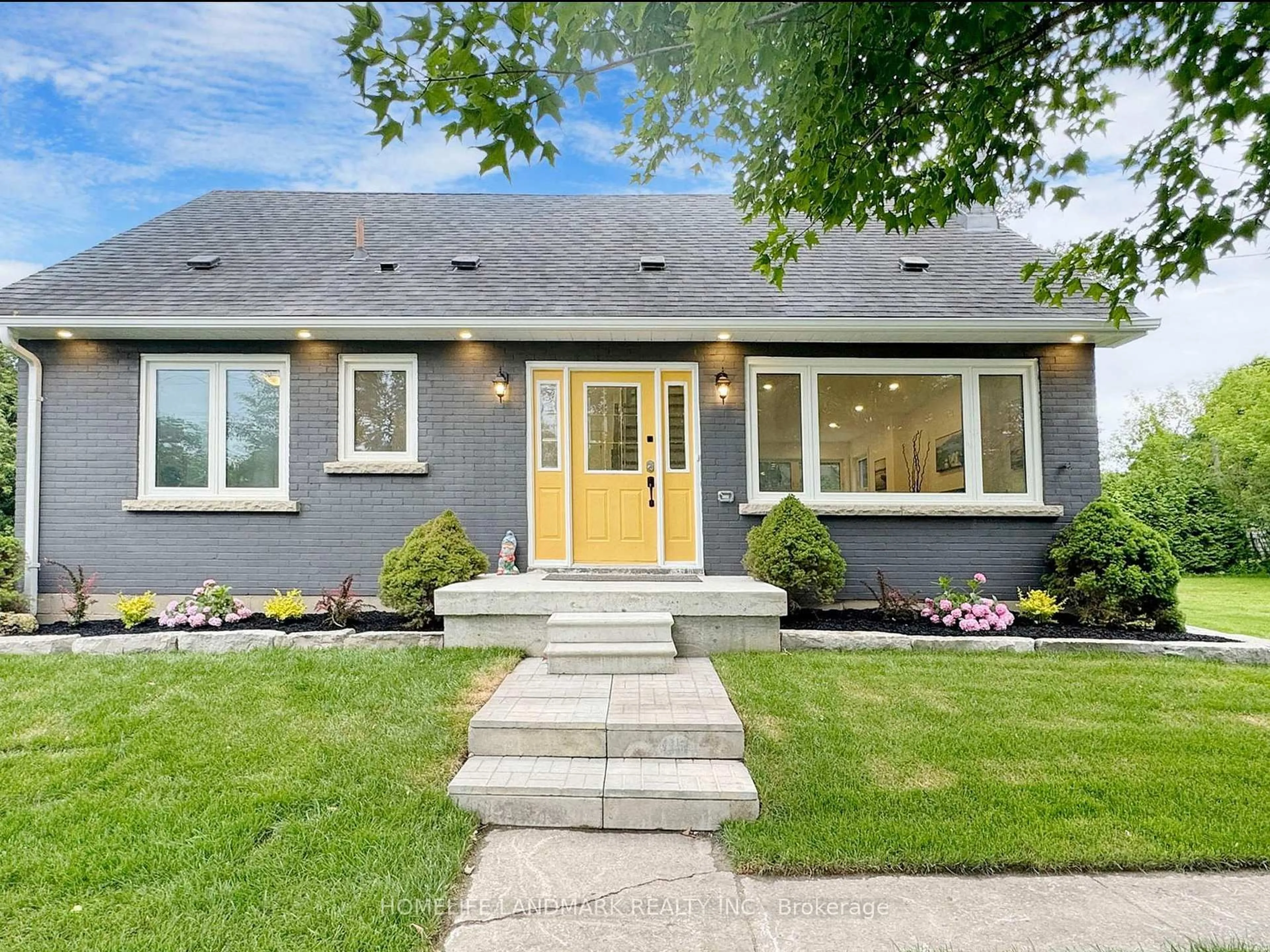 Home with brick exterior material, street for 1661 Mount Albert Rd, East Gwillimbury Ontario L0G 1V0