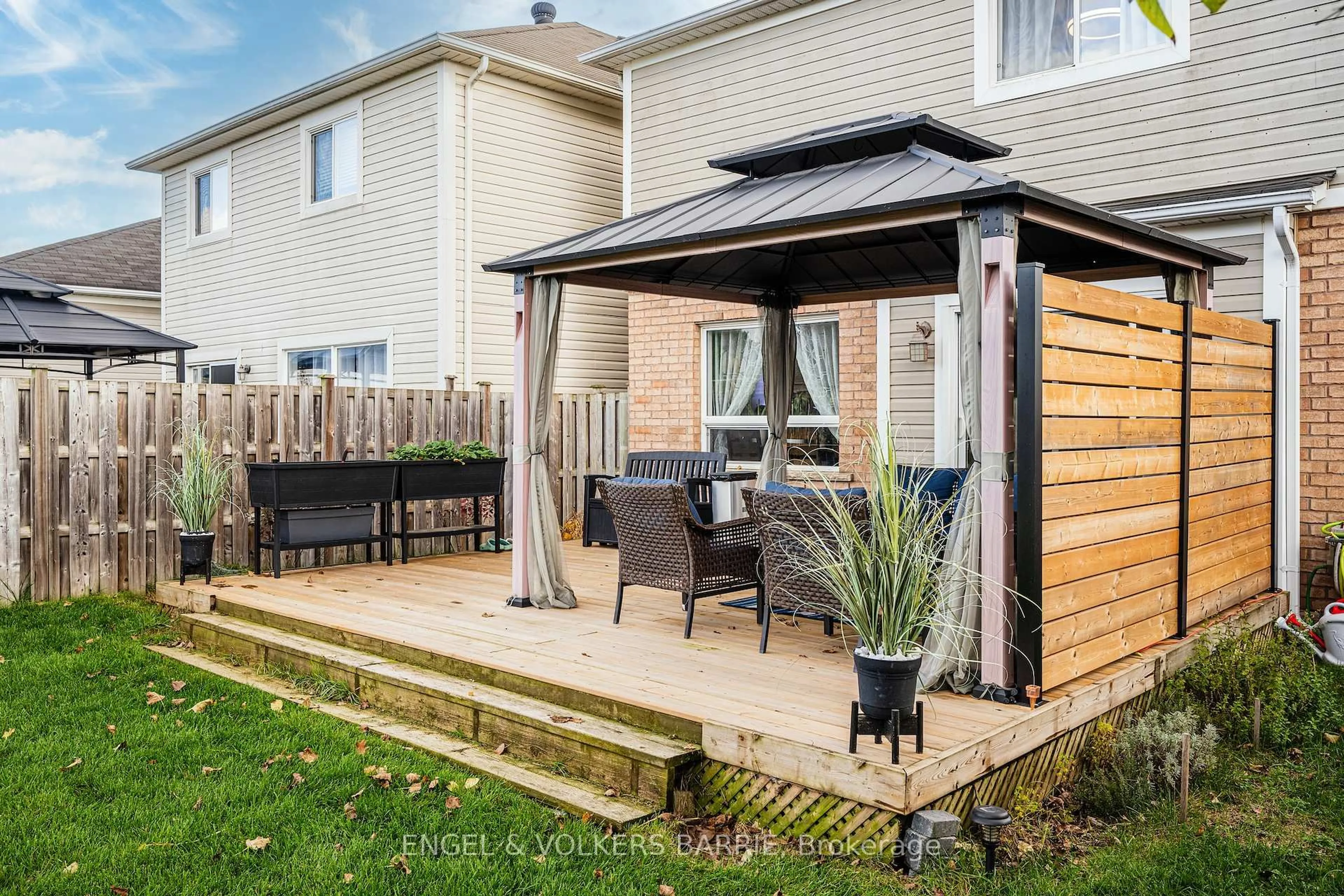 Patio, street for 12 Truax Cres, Essa Ontario L0M 1B4