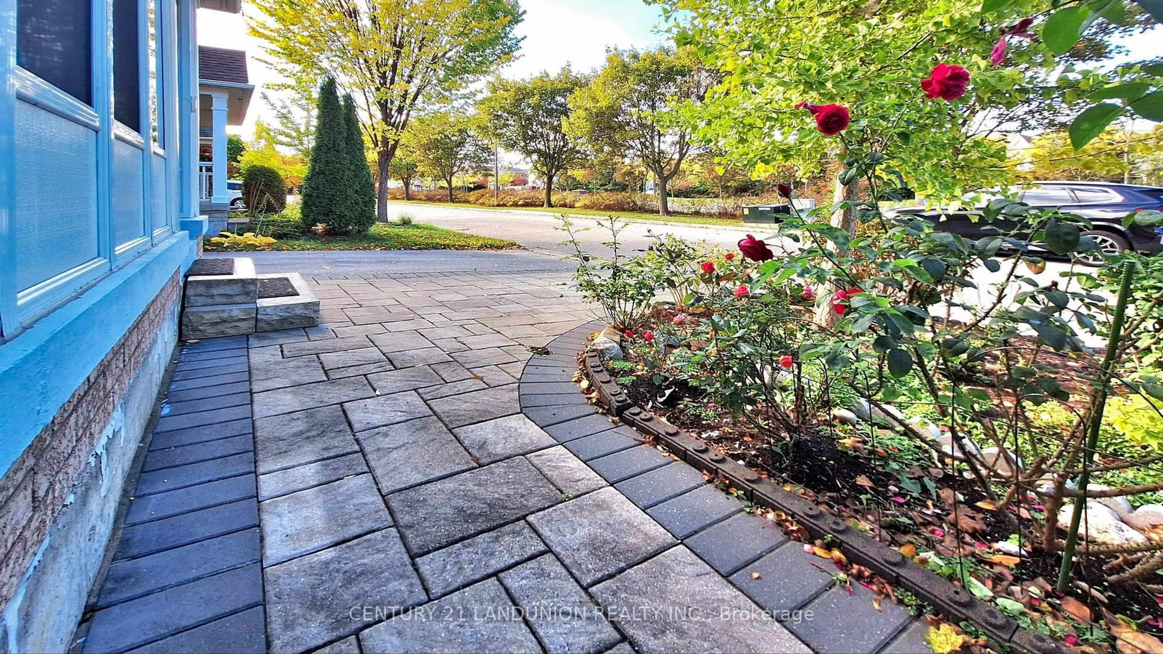 Patio, street for 10 Majestic Dr, Markham Ontario L6C 2B2