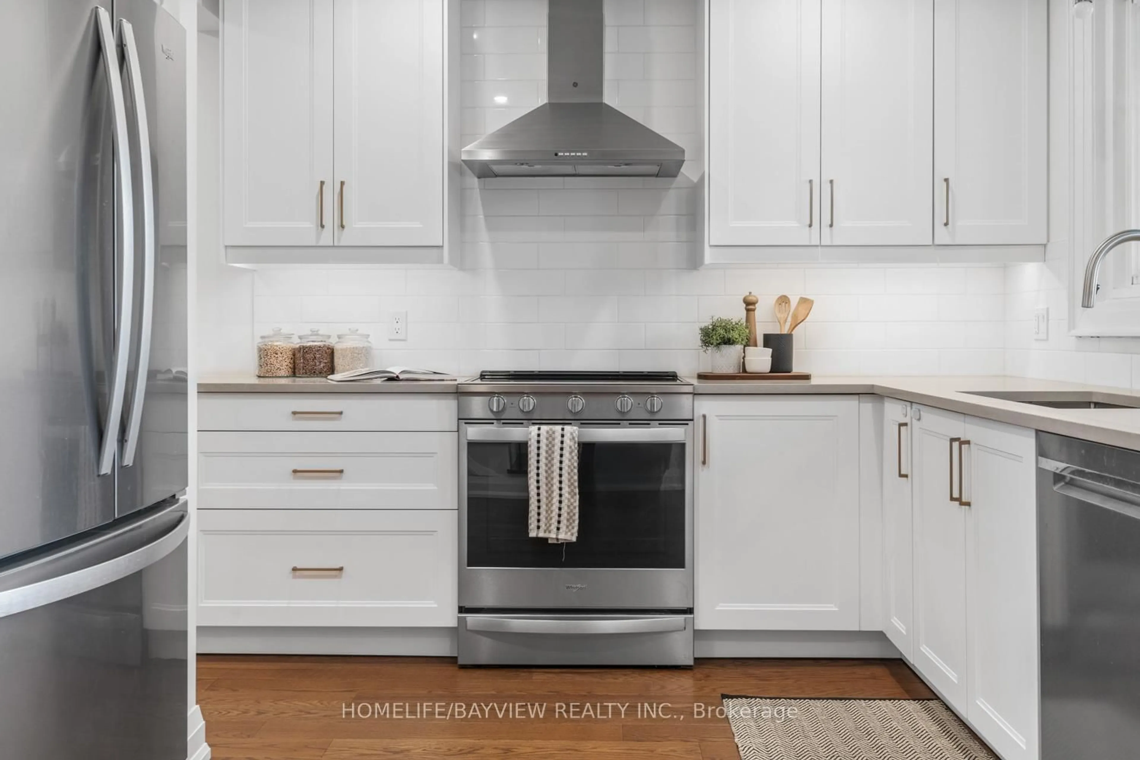 Contemporary kitchen, unknown for 255 Stouffer St, Whitchurch-Stouffville Ontario L4A 4Z1