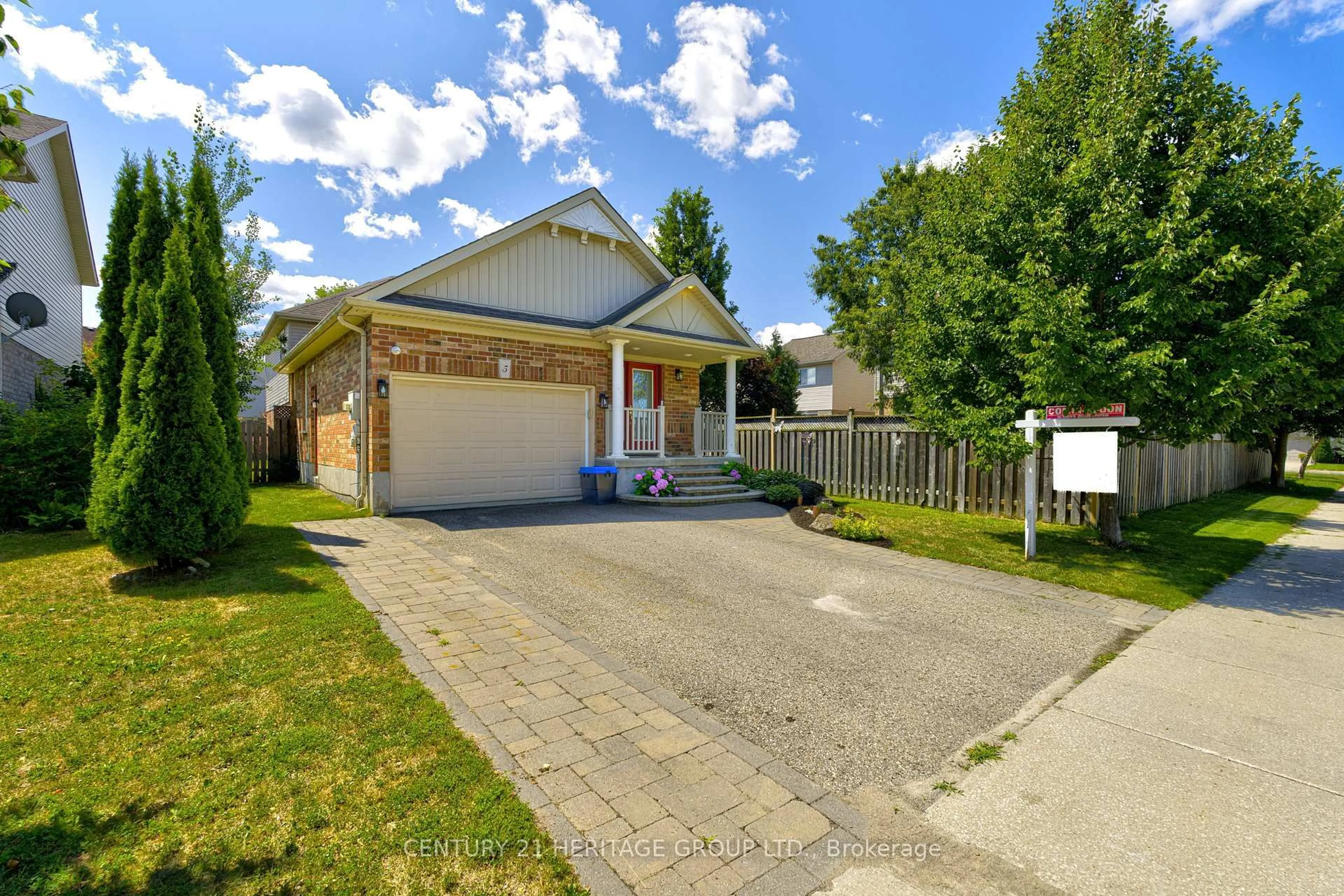 A pic from outside/outdoor area/front of a property/back of a property/a pic from drone, street for 5 Shephard Ave, New Tecumseth Ontario L9R 2E6