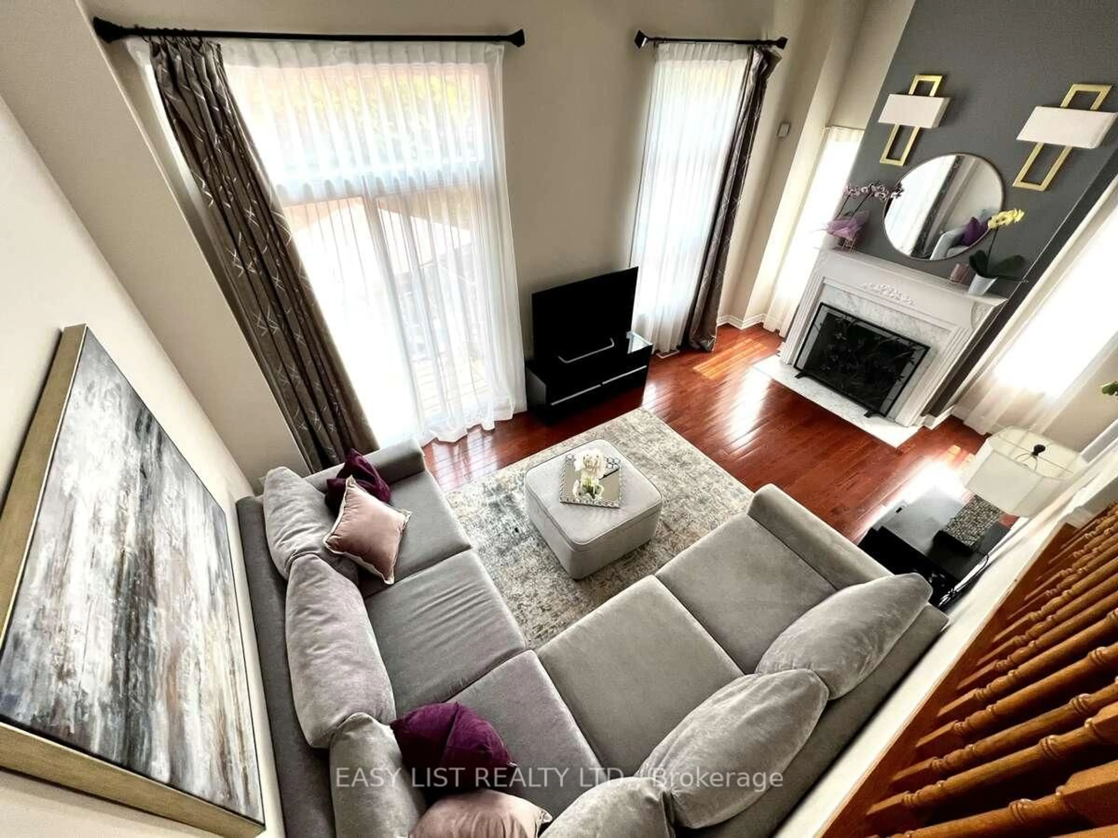 Living room with furniture, unknown for 95 Weldrick Rd #74, Richmond Hill Ontario L4C 0H6