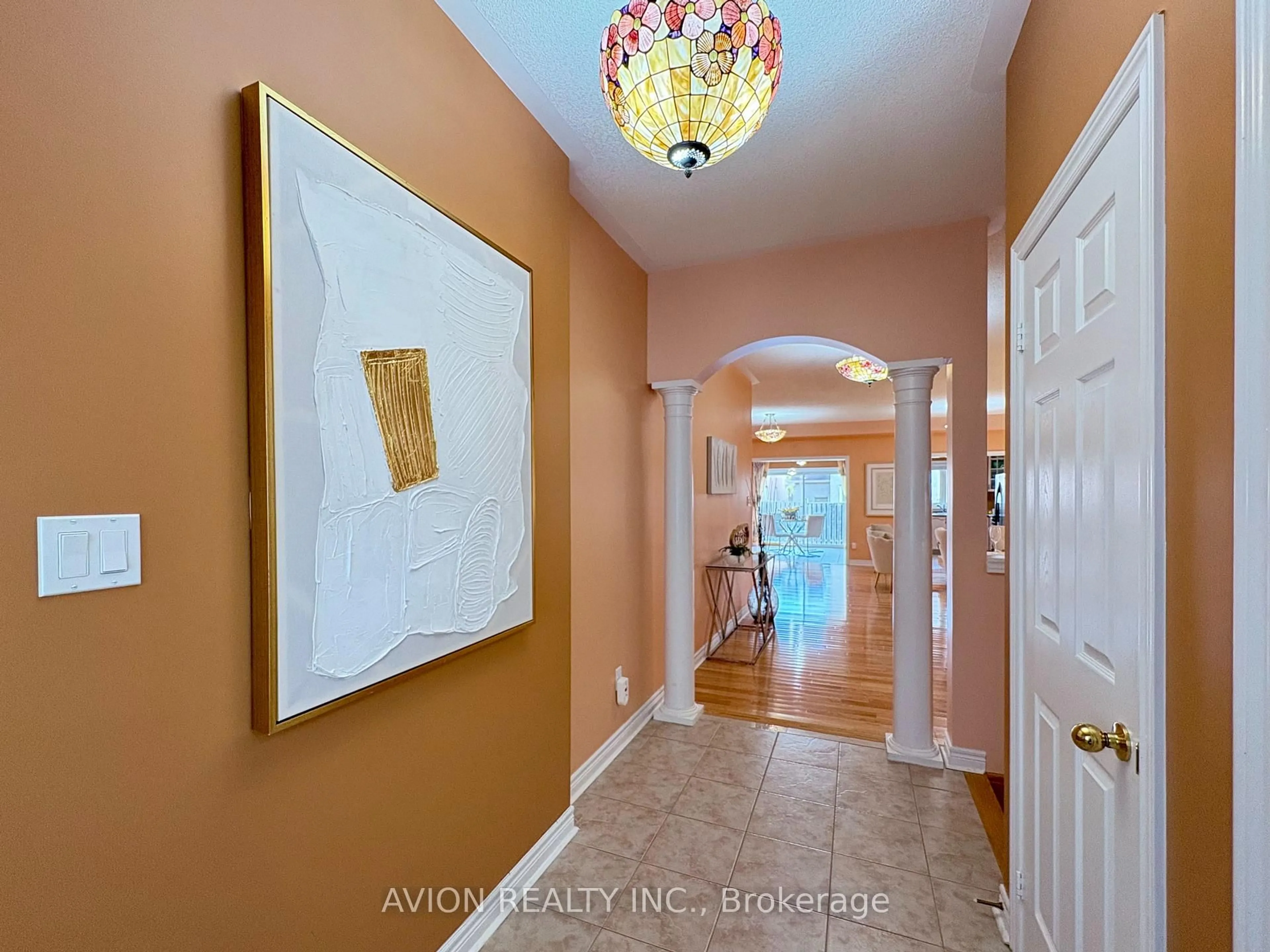 Indoor entryway for 9 Outerbrook Rd, Markham Ontario L6E 1Y8
