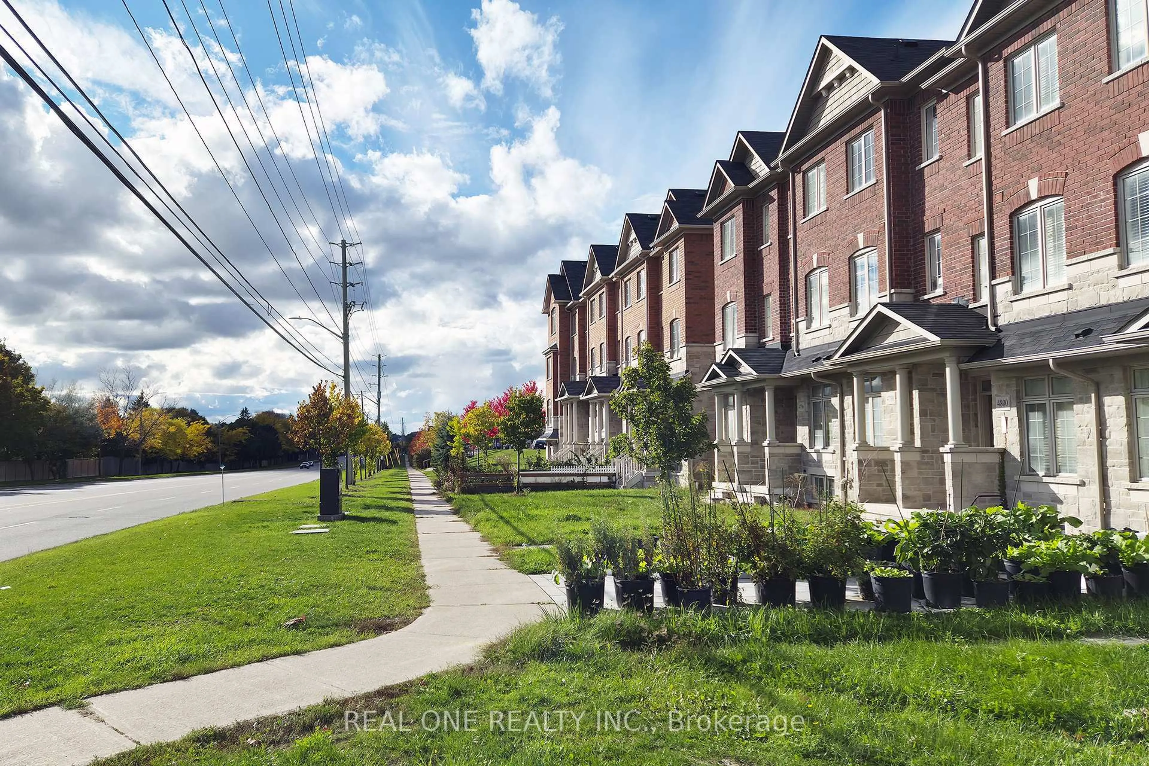 A pic from outside/outdoor area/front of a property/back of a property/a pic from drone, street for 4798 16th Ave, Markham Ontario L6C 0V8