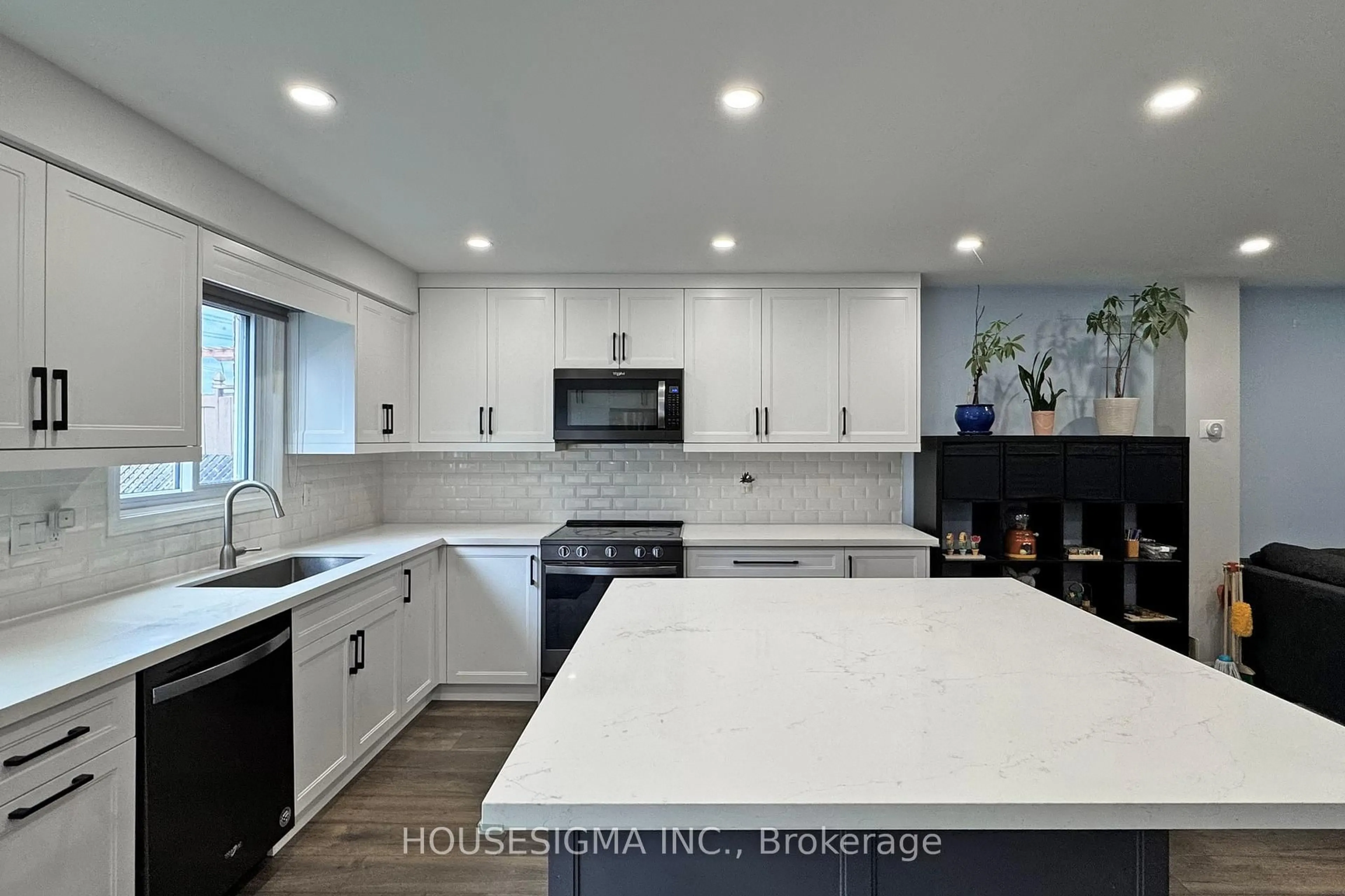 Contemporary kitchen, ceramic/tile floor for 54 Oakmount Cres, Vaughan Ontario L4K 2C3