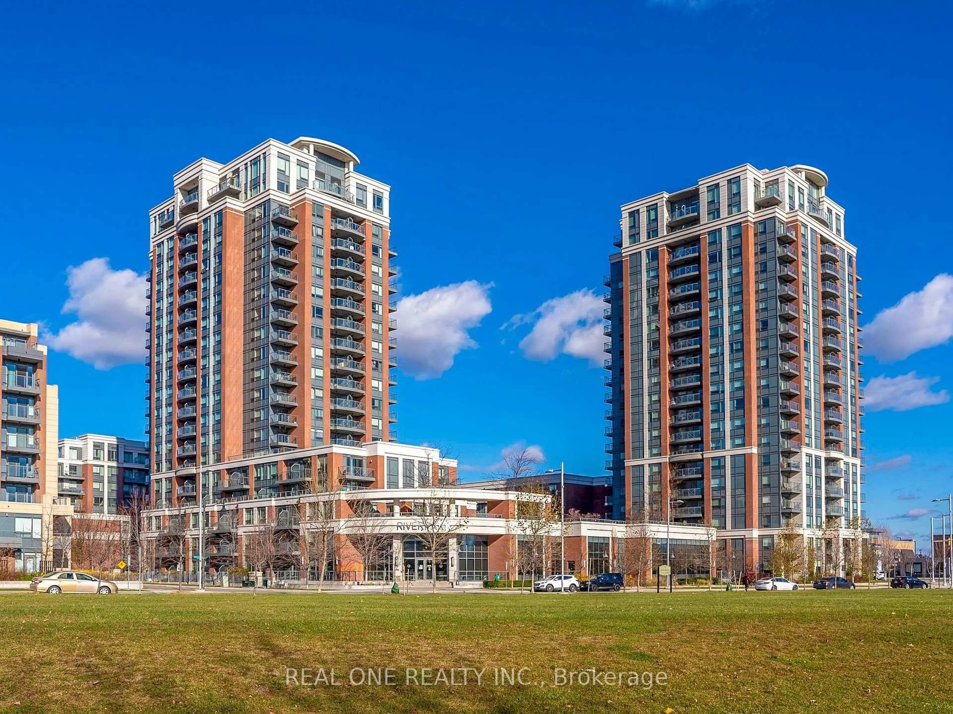 A pic from outside/outdoor area/front of a property/back of a property/a pic from drone, city buildings view from balcony for 1 Uptown Dr ##306, Markham Ontario L3R 5C1
